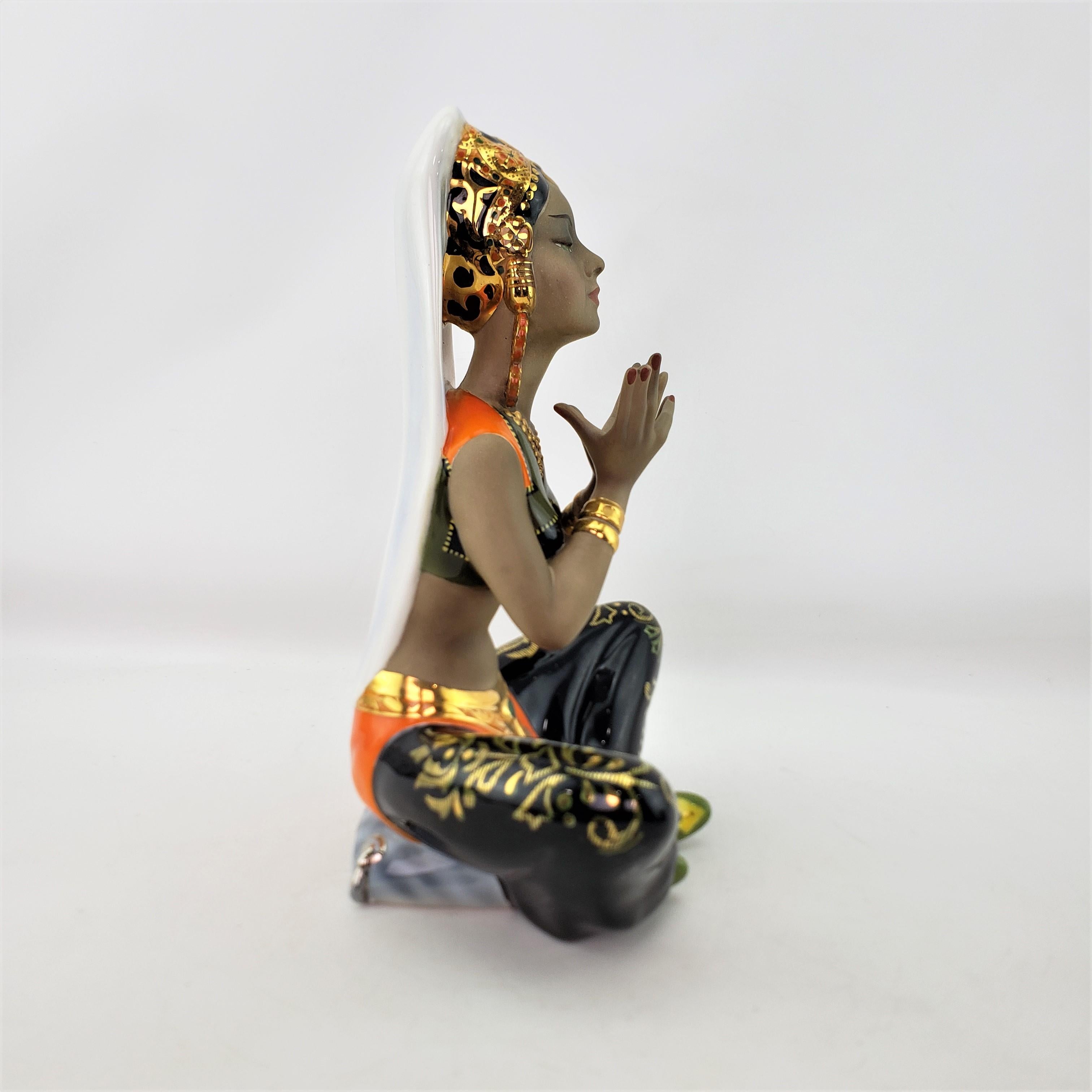 20ième siècle Sculpture «ray » de danseuse thaïlandaise Marchio Depositato, en céramique italienne du milieu du siècle dernier en vente