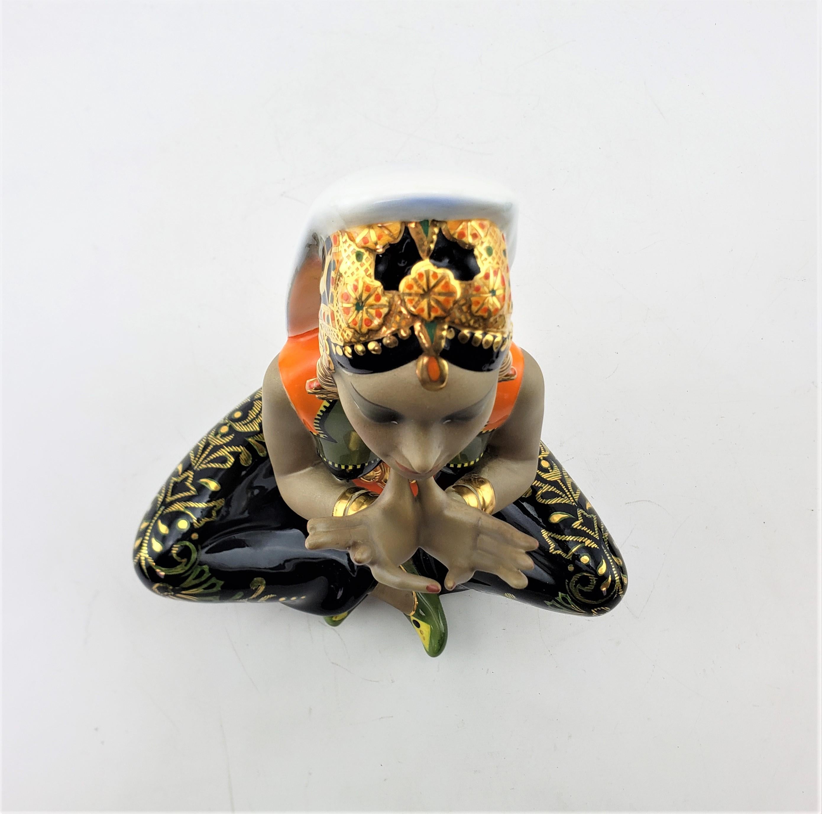 Céramique Sculpture «ray » de danseuse thaïlandaise Marchio Depositato, en céramique italienne du milieu du siècle dernier en vente