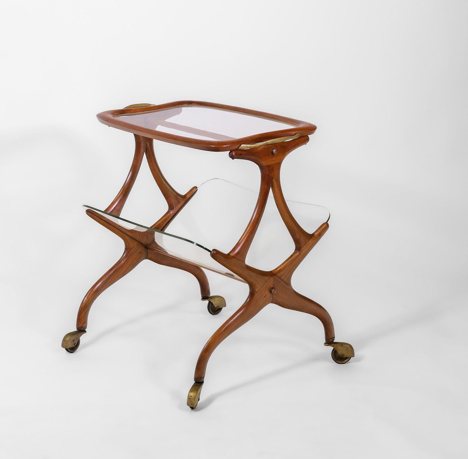 Mid-Century Modern Chariot à revues italien du milieu du siècle Cesare Lacca Chariot de bar en vente
