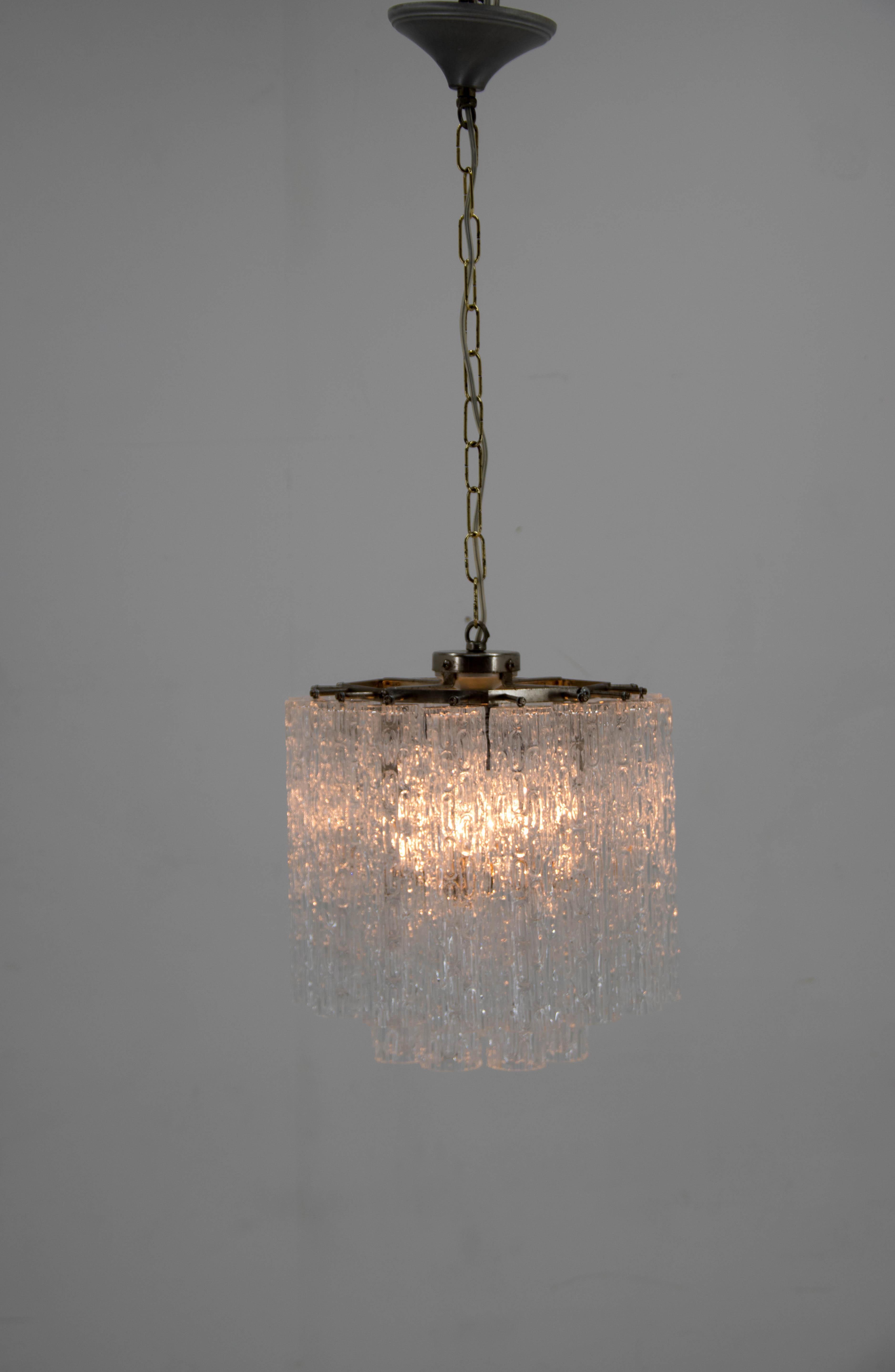 Crystal chandelier made in Italy in 1950.
Very good original condition.
1x100W, E25-E27 bulb
US wiring compatible