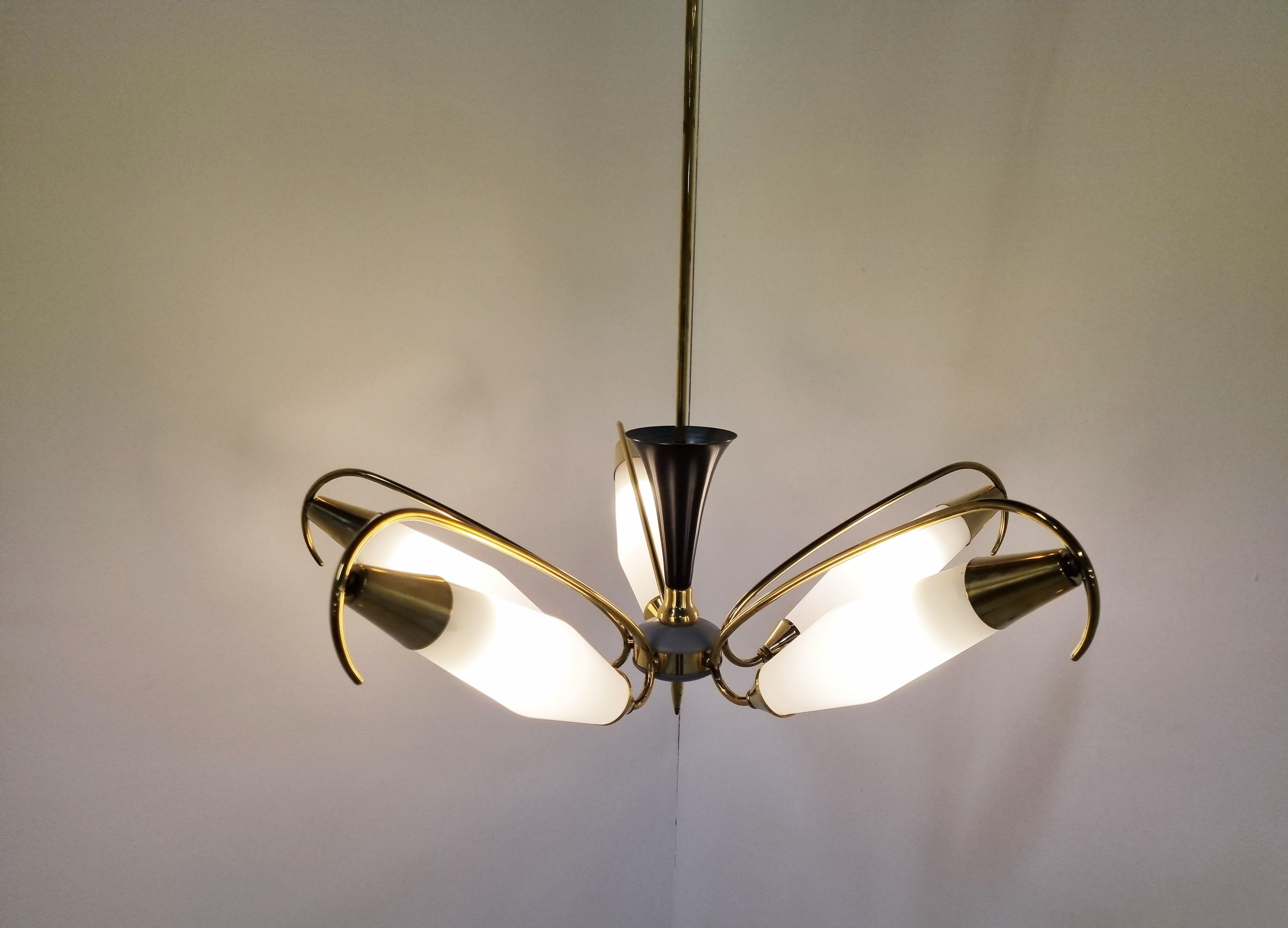 Araña italiana de mediados de siglo, años 60 en Bueno estado para la venta en Leuven, Vlaams Gewest