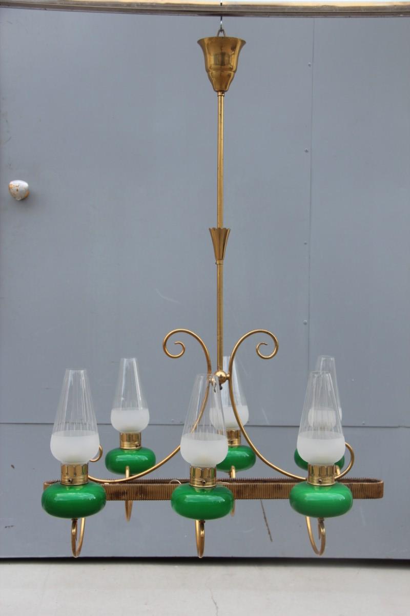 Mid-Century Italian Chandelier Brass Green Glass 1950 Gold Crystal In Good Condition For Sale In Palermo, Sicily