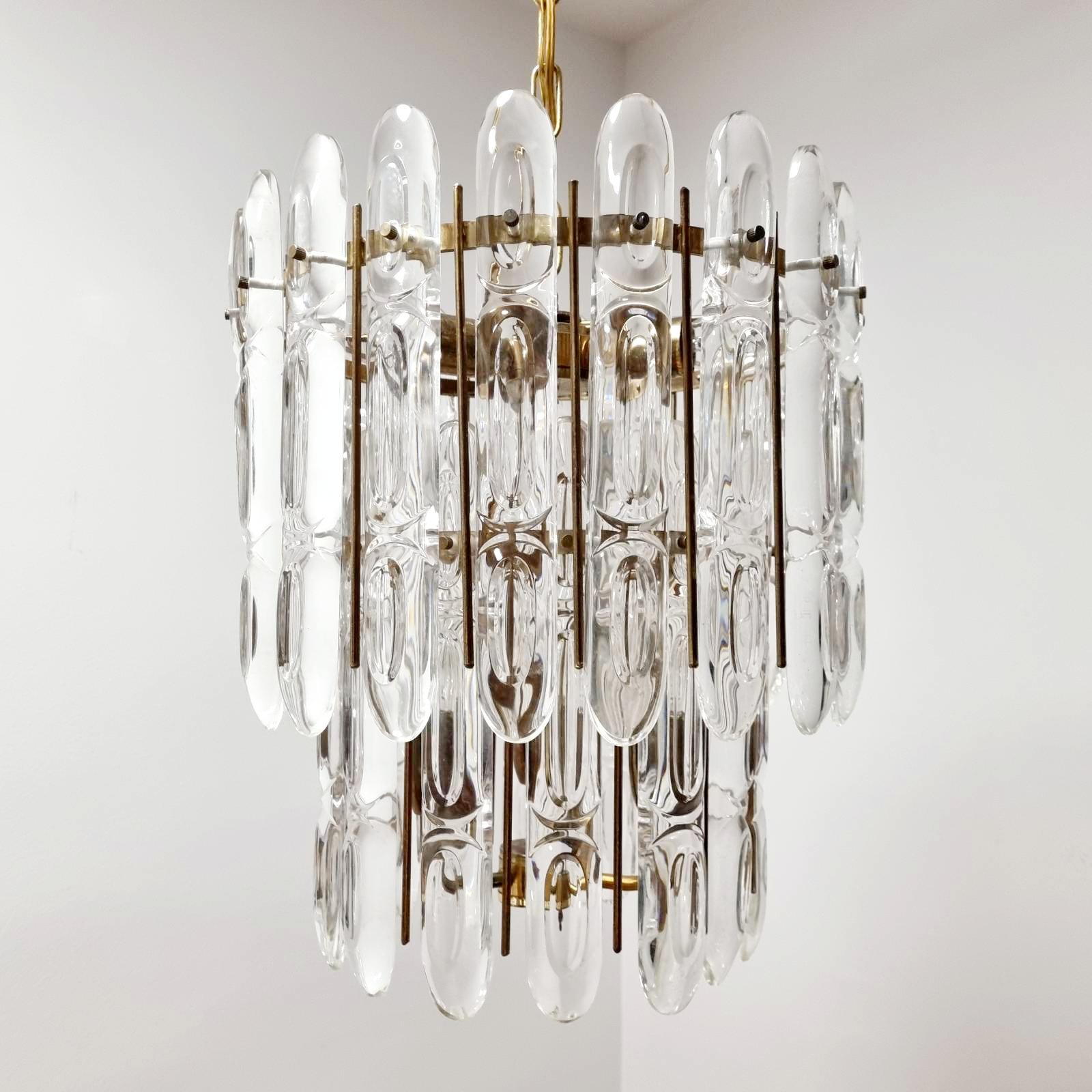 Beautiful chandelier designed by Gaetano Sciolari in the late 60s for Sciolari.

