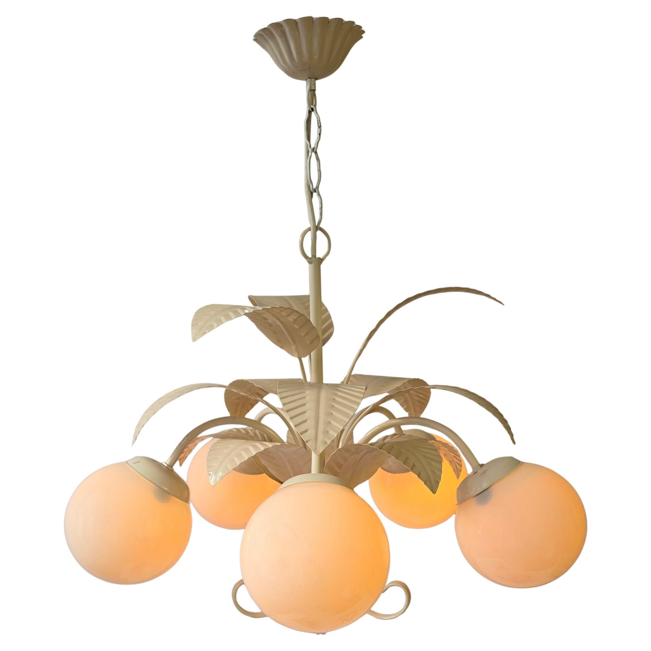 Mid-Century Italian Chandelier in Cream White with Opaline Glass In Good Condition For Sale In Antwerp, BE