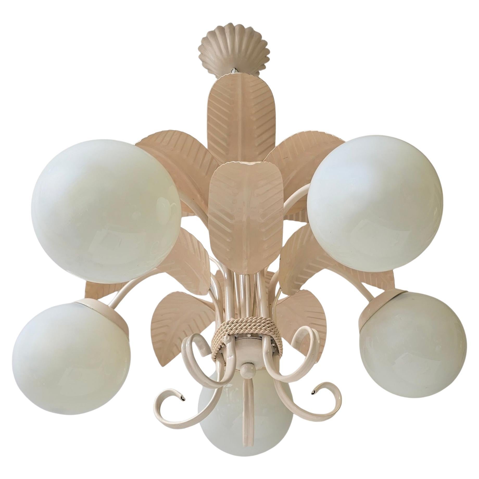 Mid-Century Italian Chandelier in Cream White with Opaline Glass For Sale 1