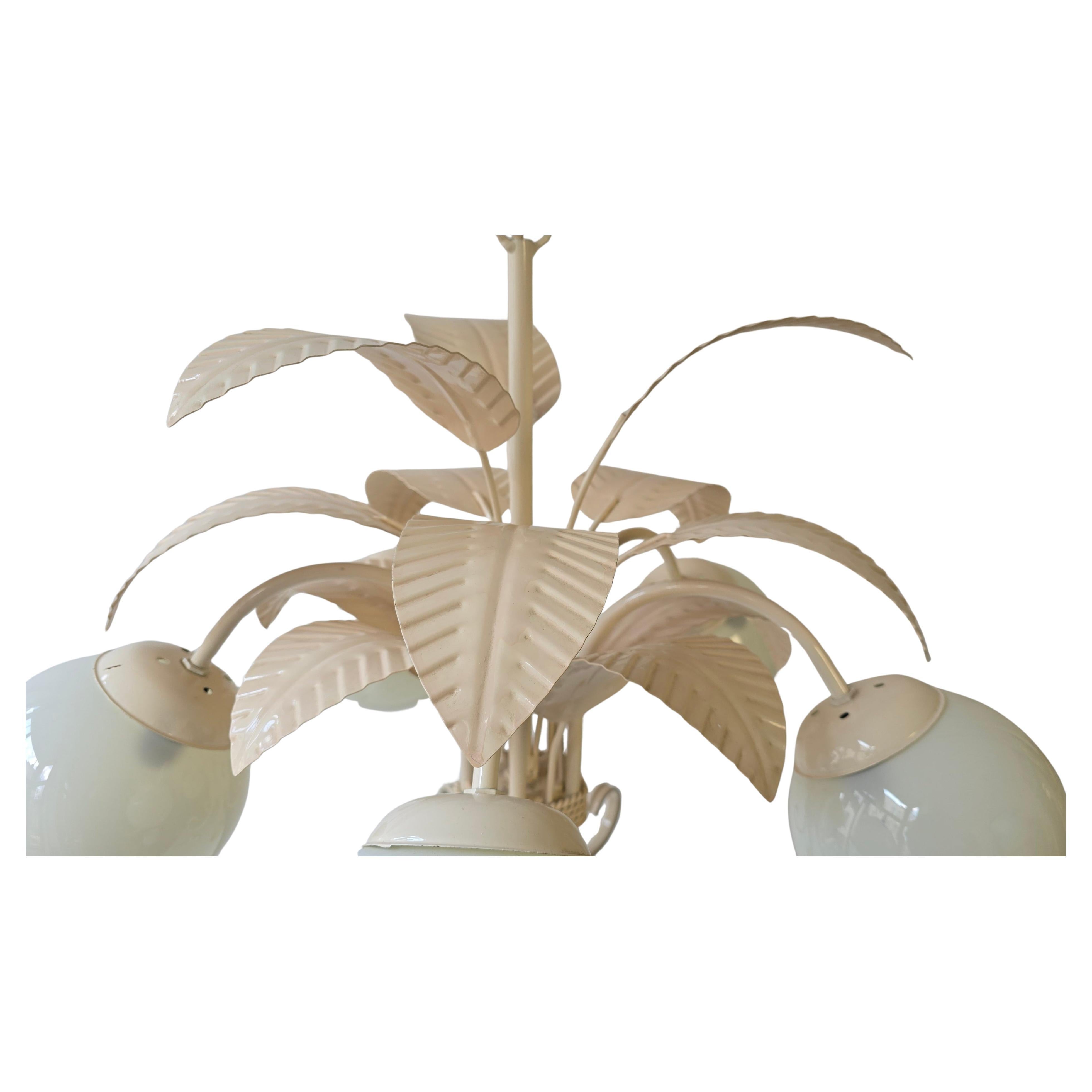 Mid-Century Italian Chandelier in Cream White with Opaline Glass For Sale 2