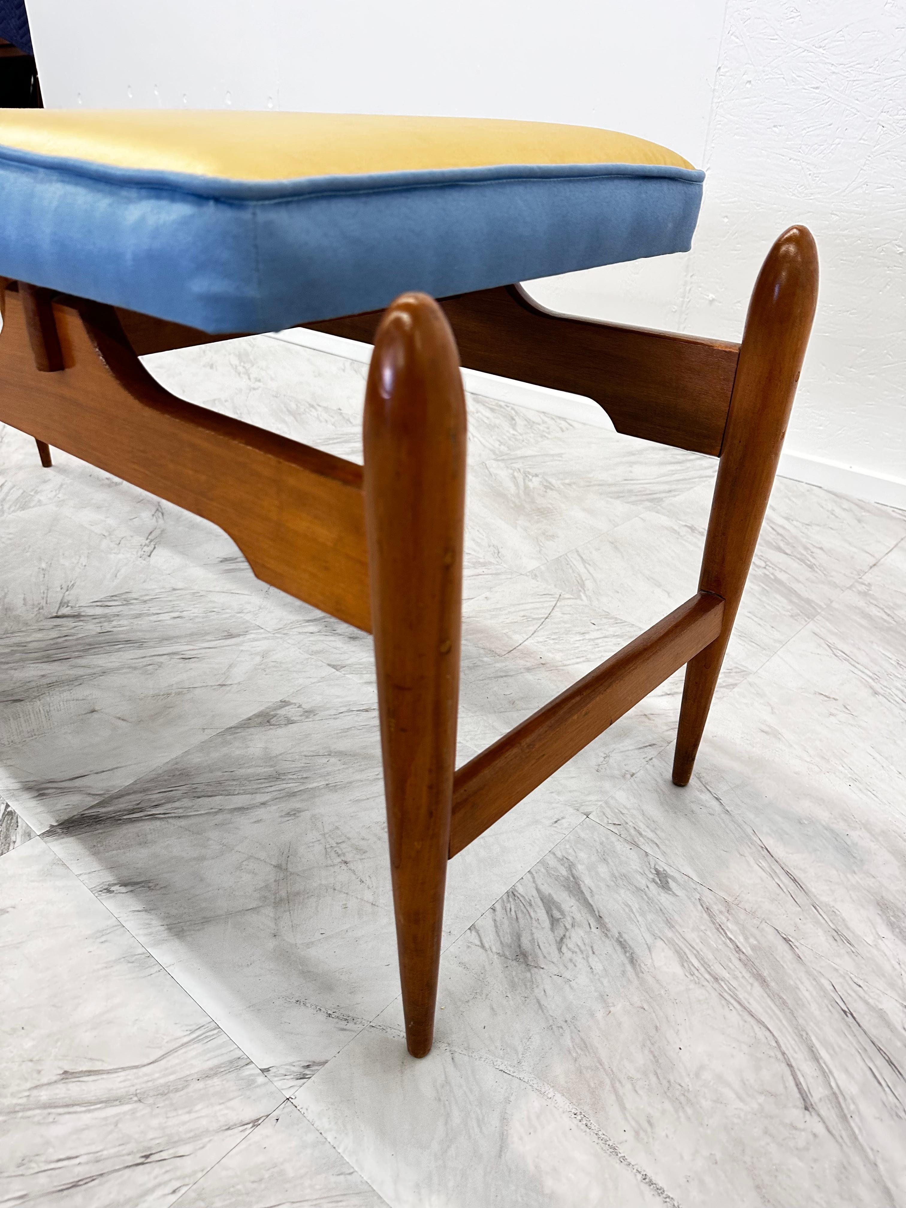 Mid Century Italian Cherry Wood Bench , Ico Parisi Style 1960 In Good Condition For Sale In Los Angeles, CA