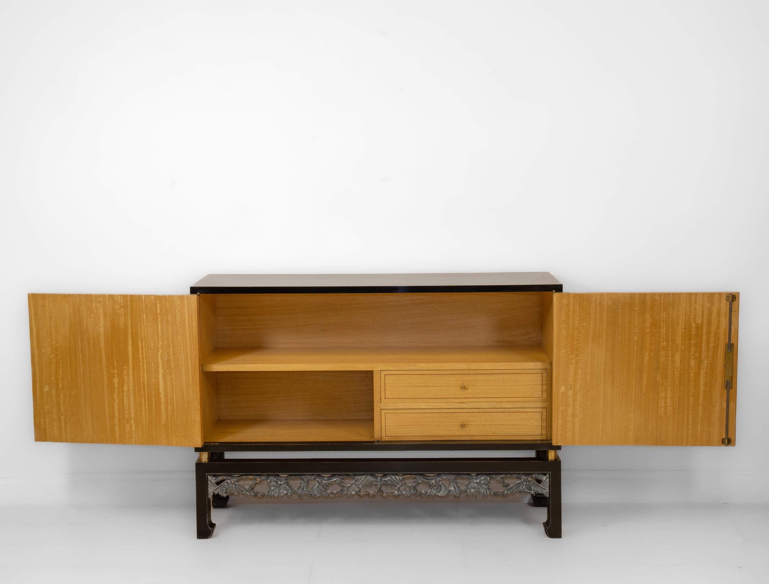 Mid Century Italian Chinoiserie Lacquered Sideboard Cabinet Circa 1950 For Sale 4