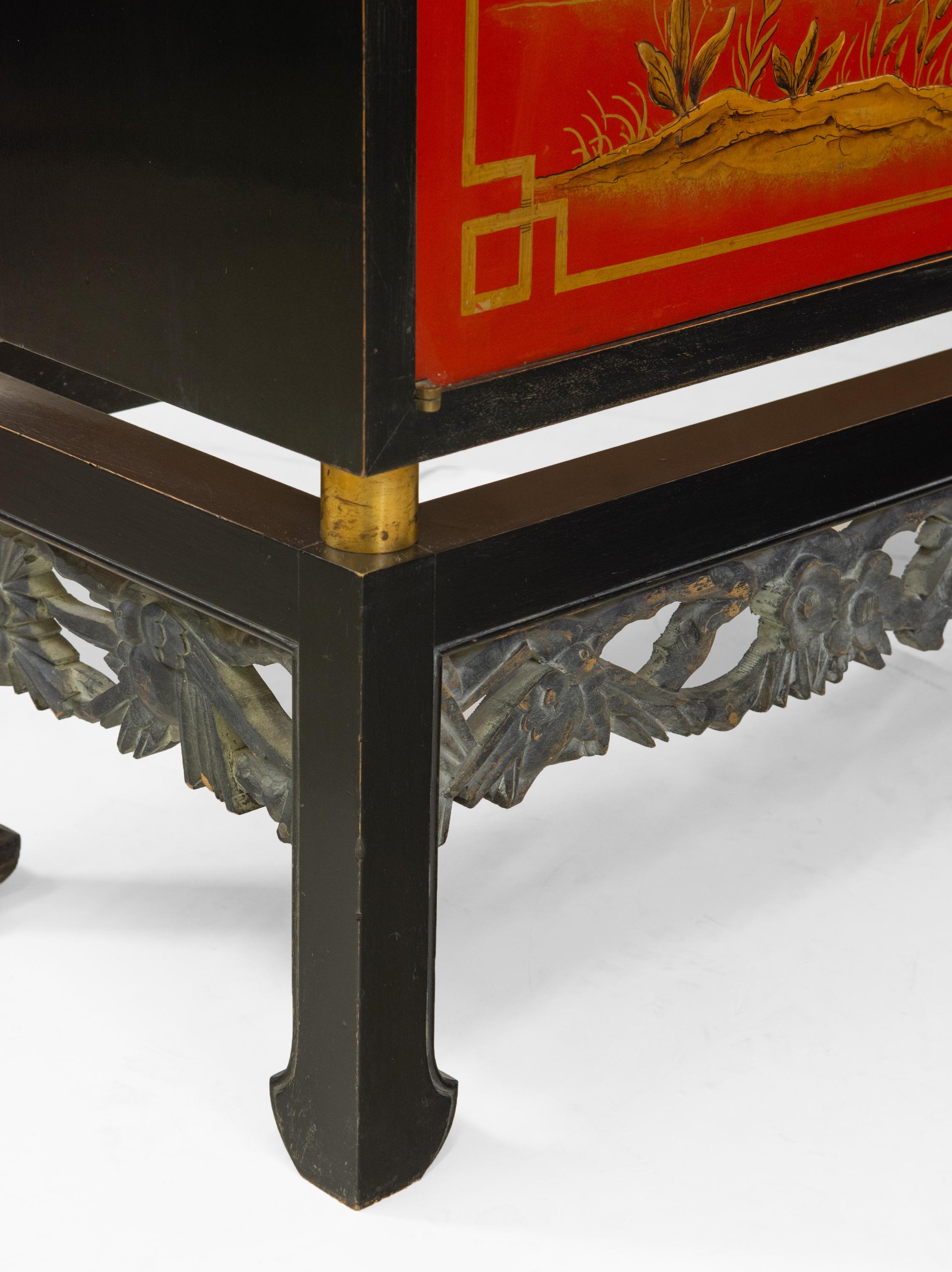 Aparador Lacado Chinoiserie Italiana Siglo Medio Circa 1950 en venta 5