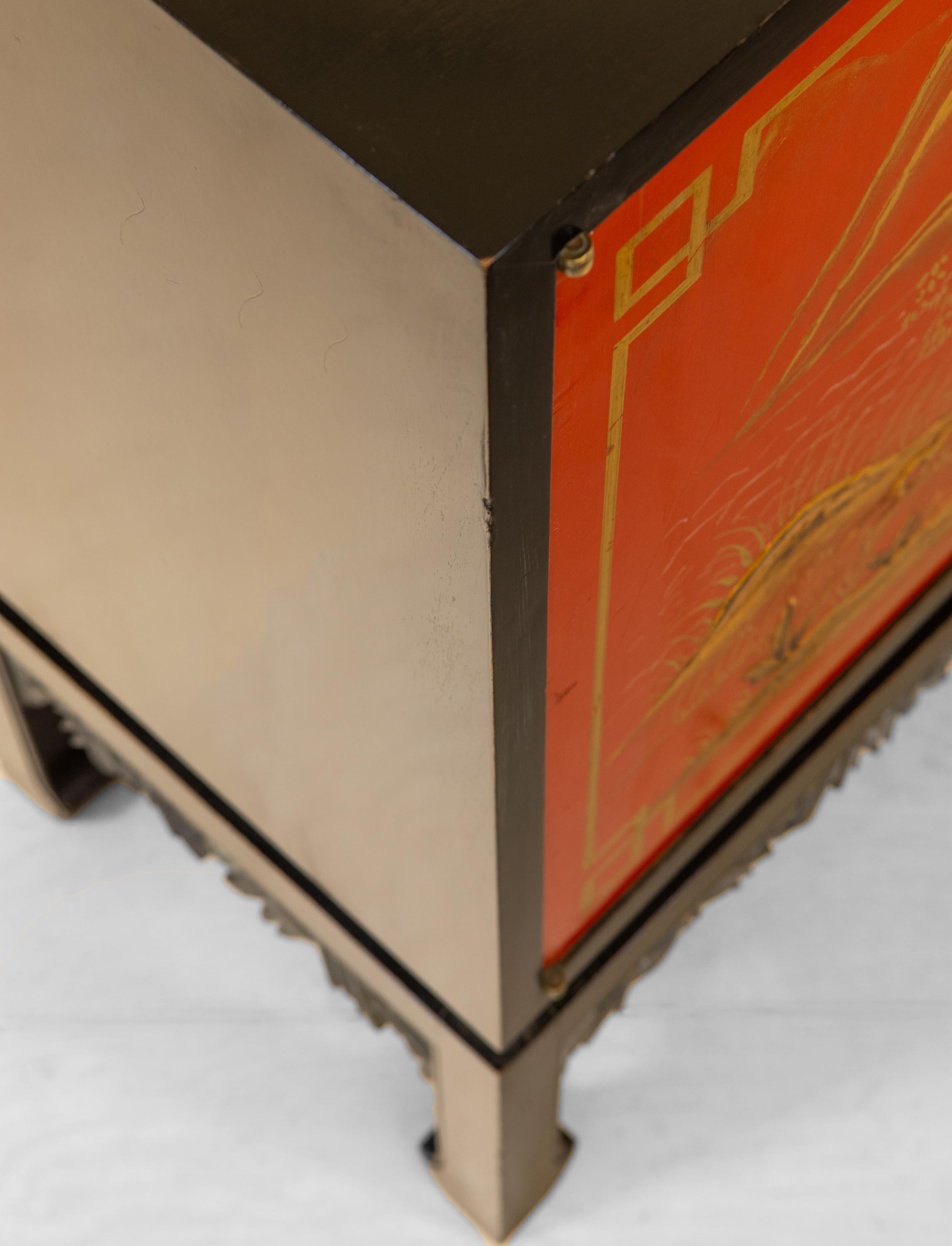 Aparador Lacado Chinoiserie Italiana Siglo Medio Circa 1950 en venta 7