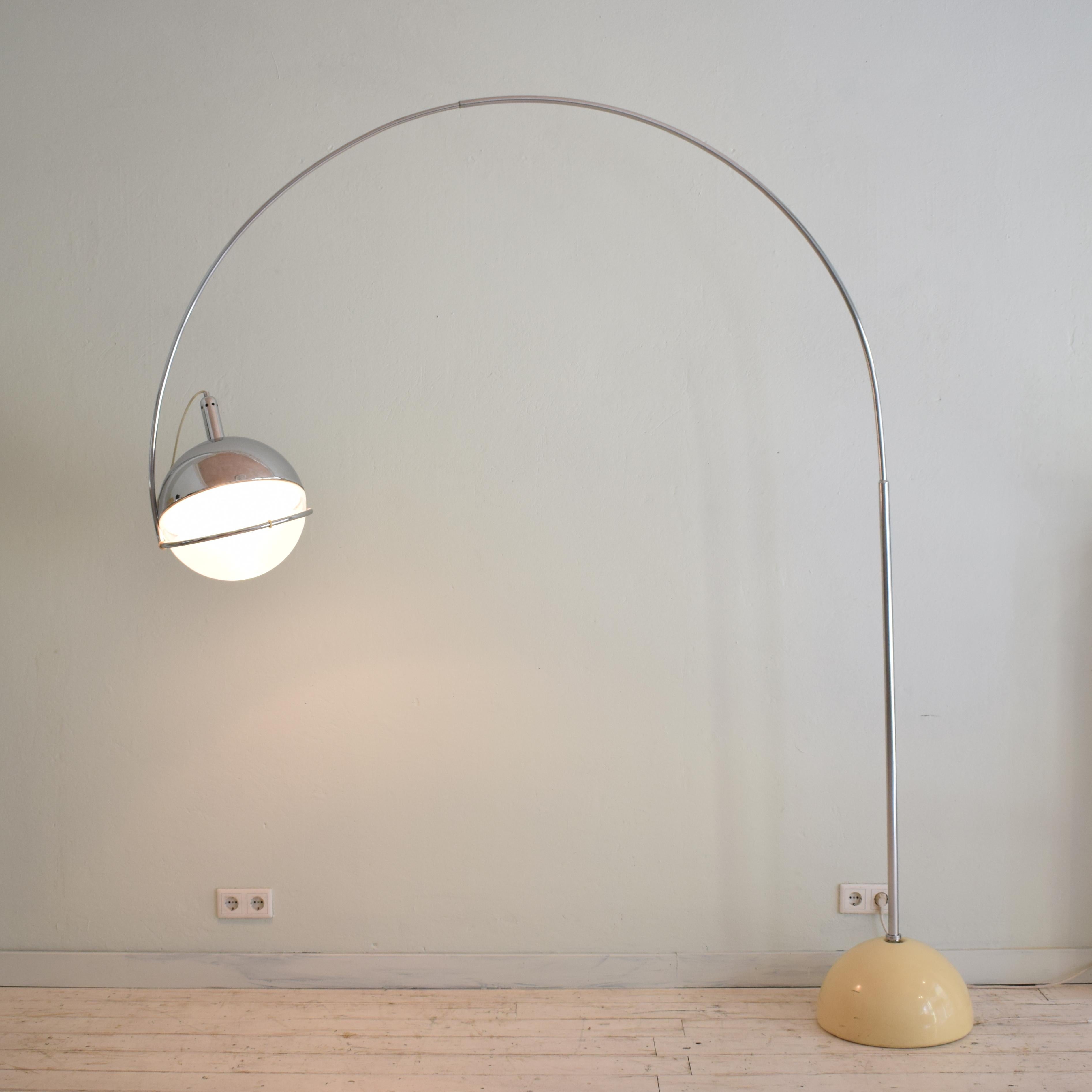 Mid-Century Modern Midcentury Italian Chrome and White Floor Lamp Focus by Fabio Lenci for Guzzini