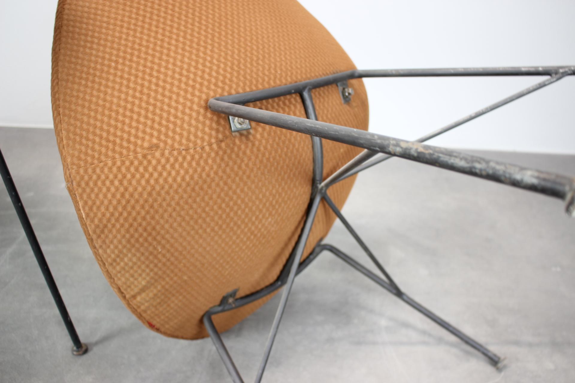 Mid-Century Italian Coffee Table and Two Chairs, 1960s mediados del siglo XX en venta