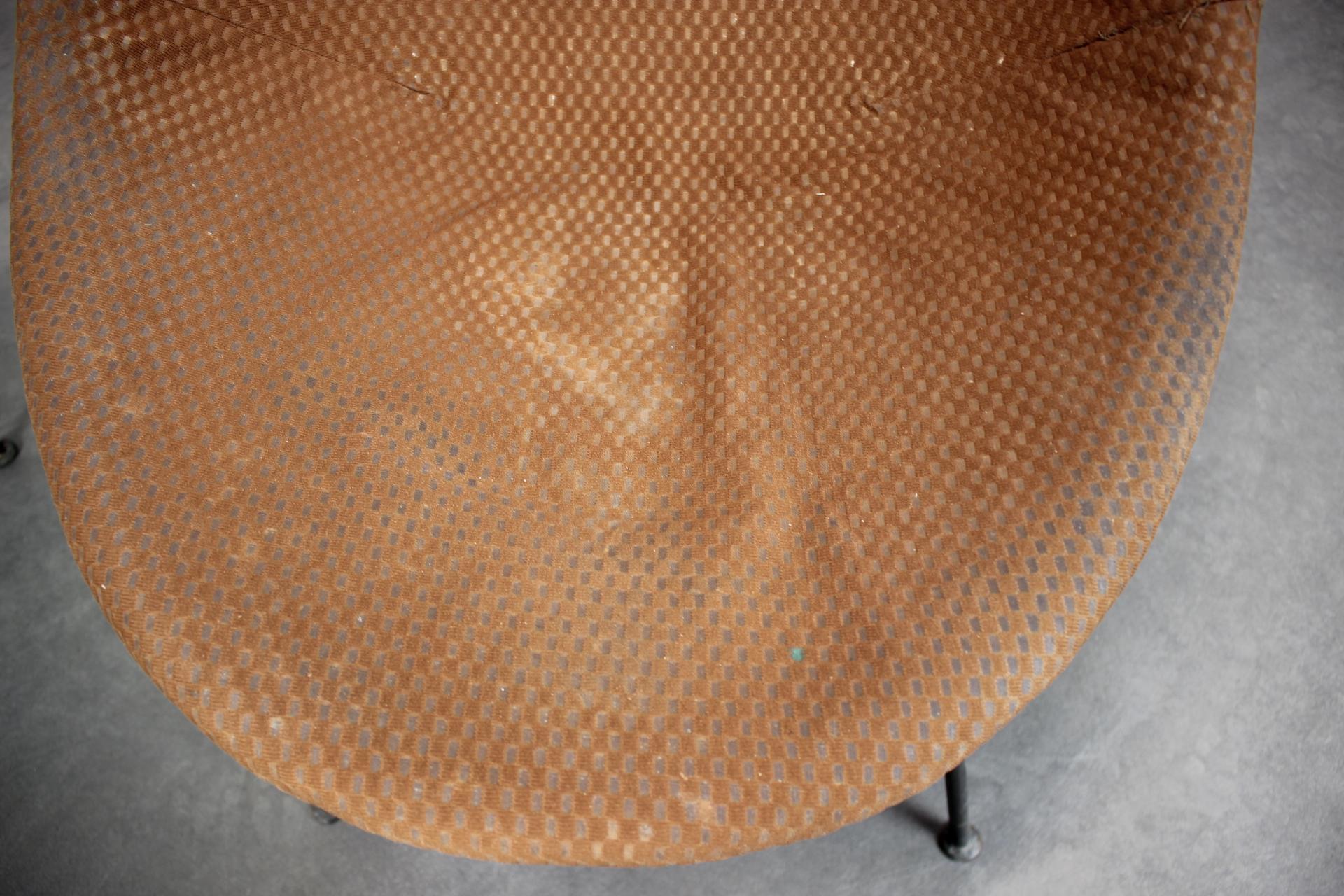 Mid-Century Italian Coffee Table and Two Chairs, 1960s Metal en venta