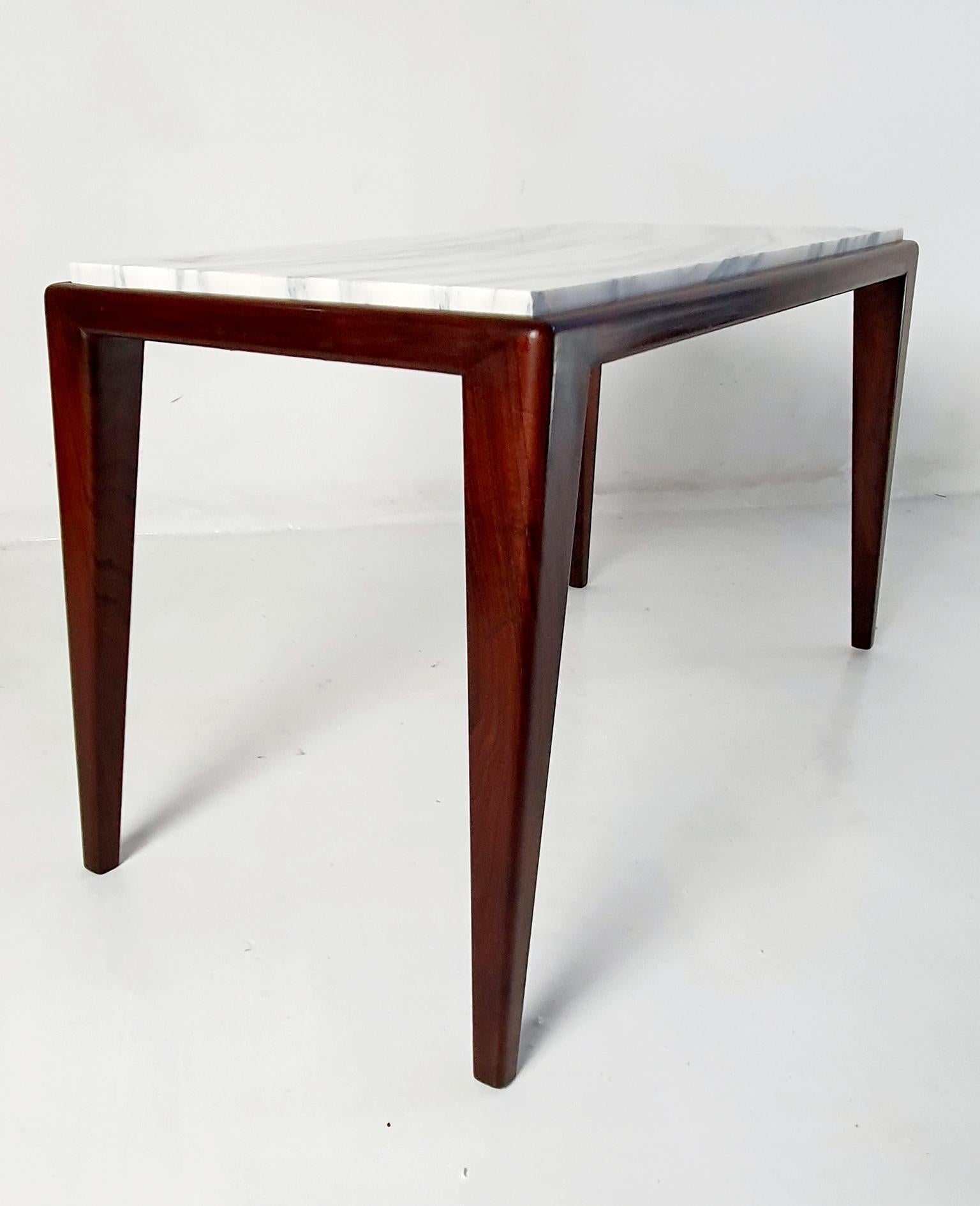 Midcentury Italian Coffee Table in the Manner of Gio Ponti For Sale 4