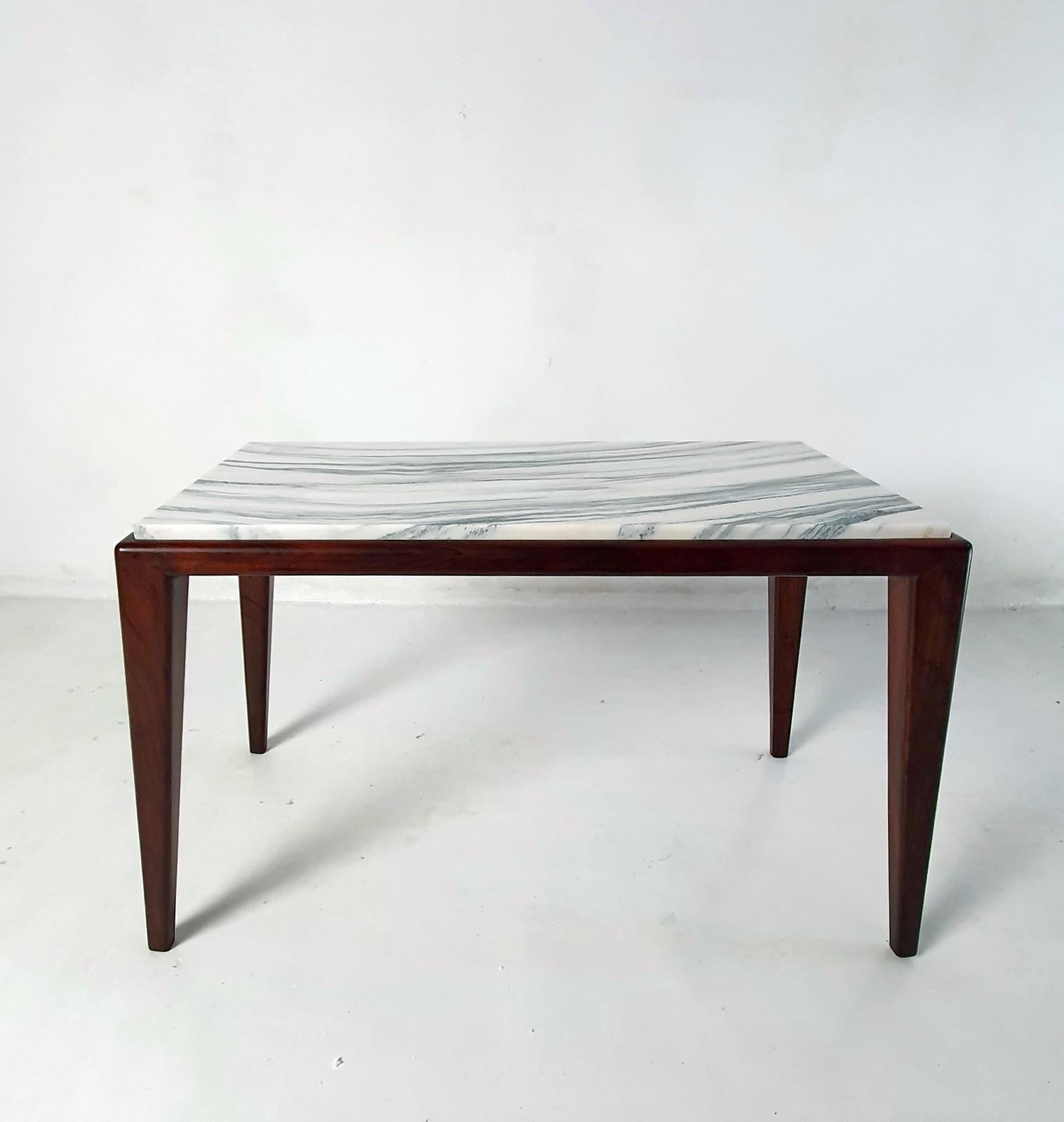 Mid-Century Modern Midcentury Italian Coffee Table in the Manner of Gio Ponti For Sale