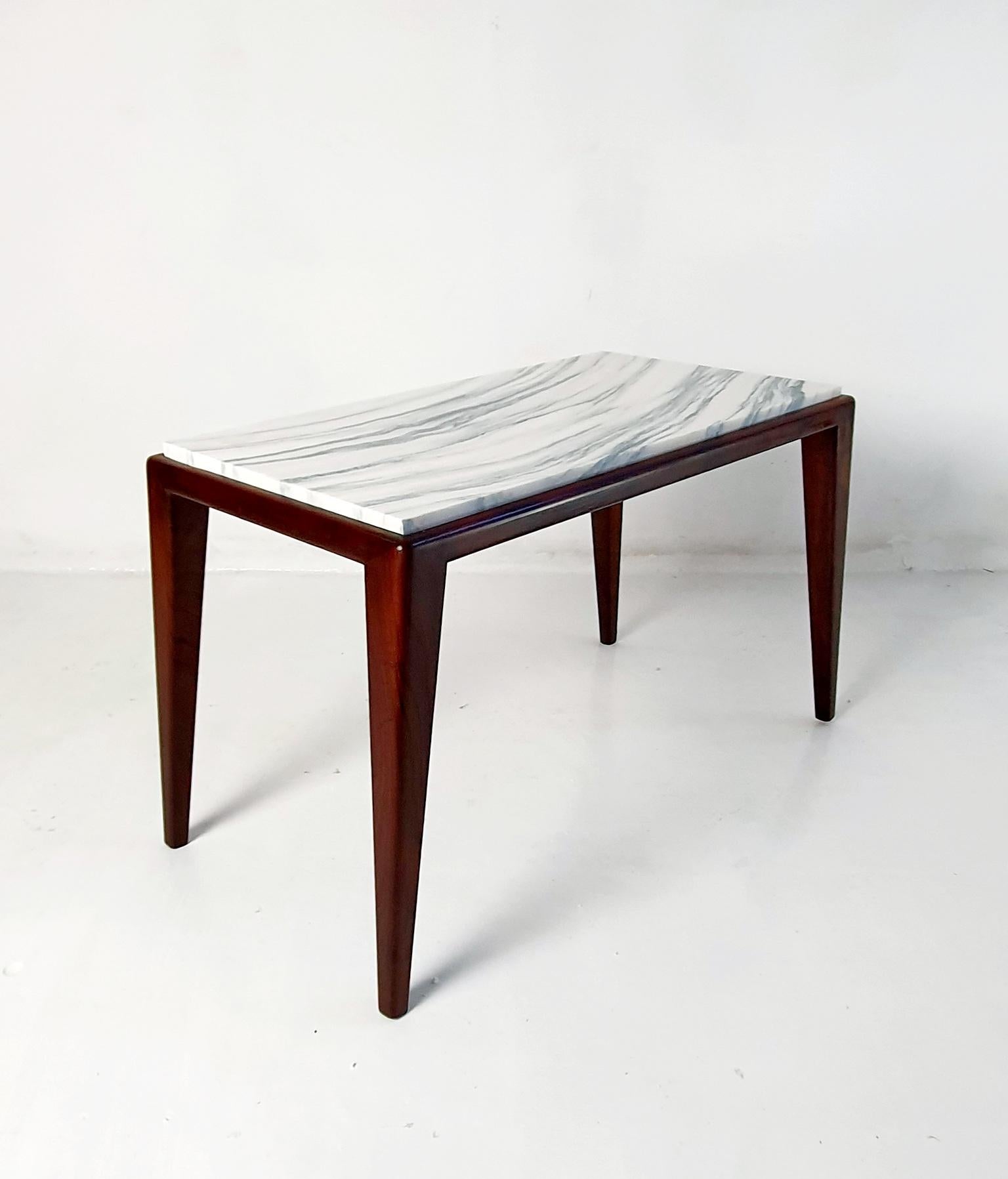 Midcentury Italian Coffee Table in the Manner of Gio Ponti For Sale 1