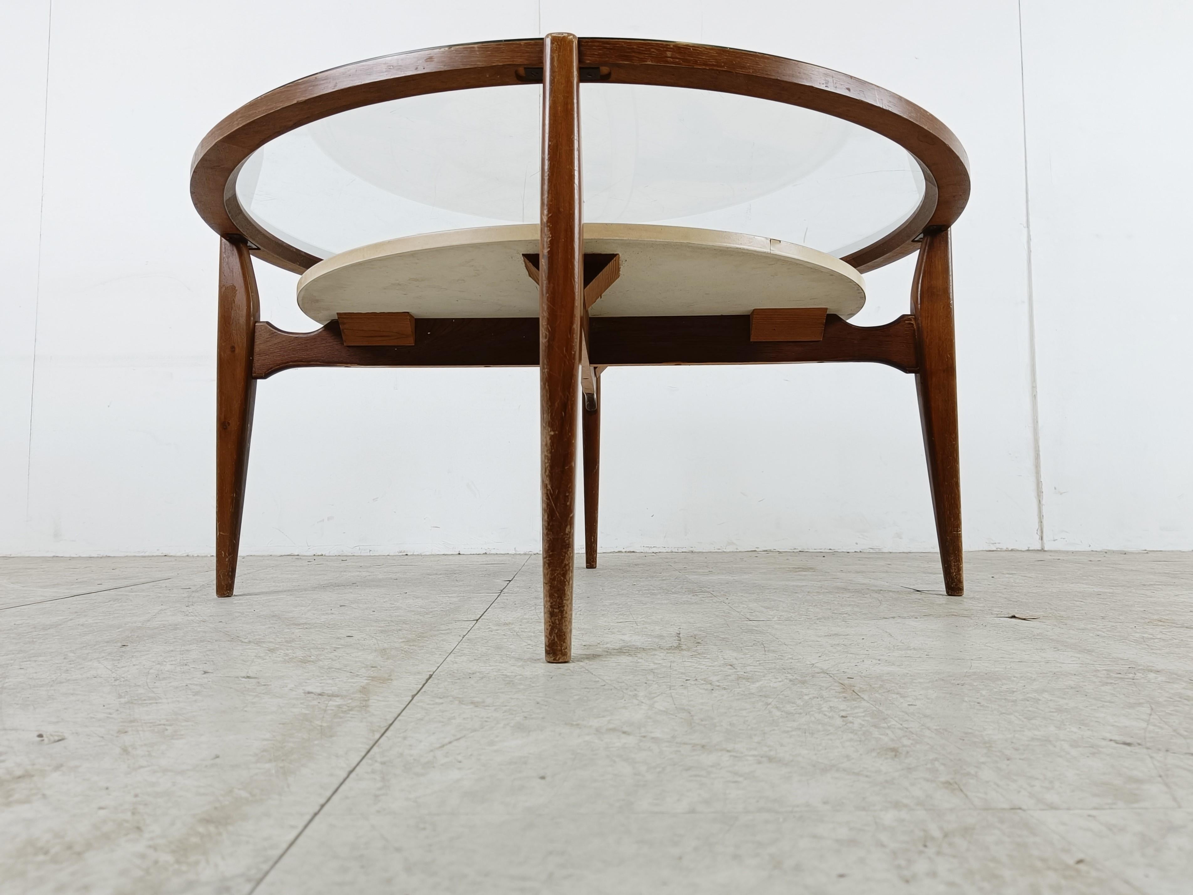 Verre Table basse italienne du milieu du siècle à la manière de Piero Fornasetti, années 1950 en vente