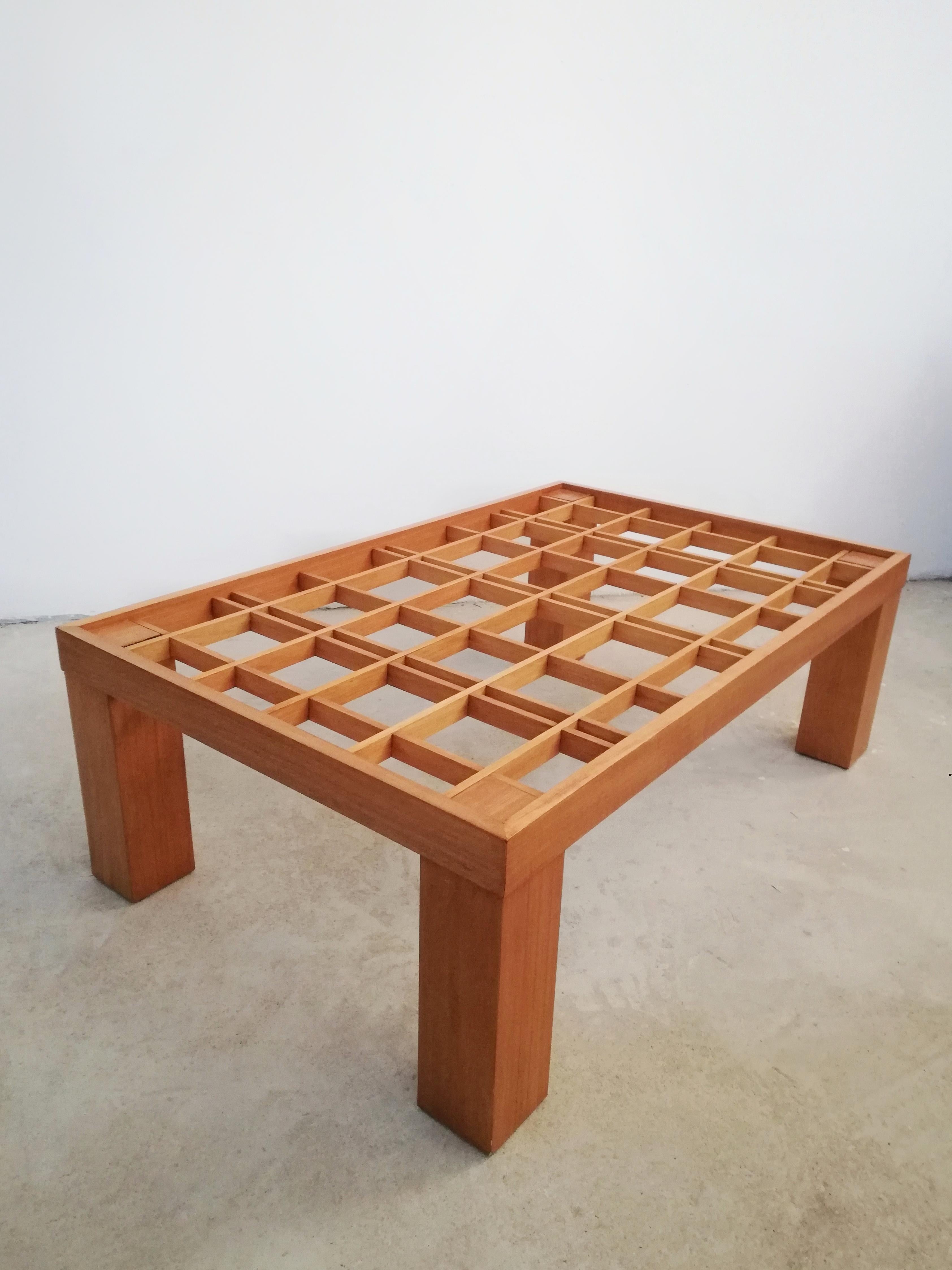 Midcentury Italian Coffee Table in the Style of Gianfranco Frattini For Sale 7