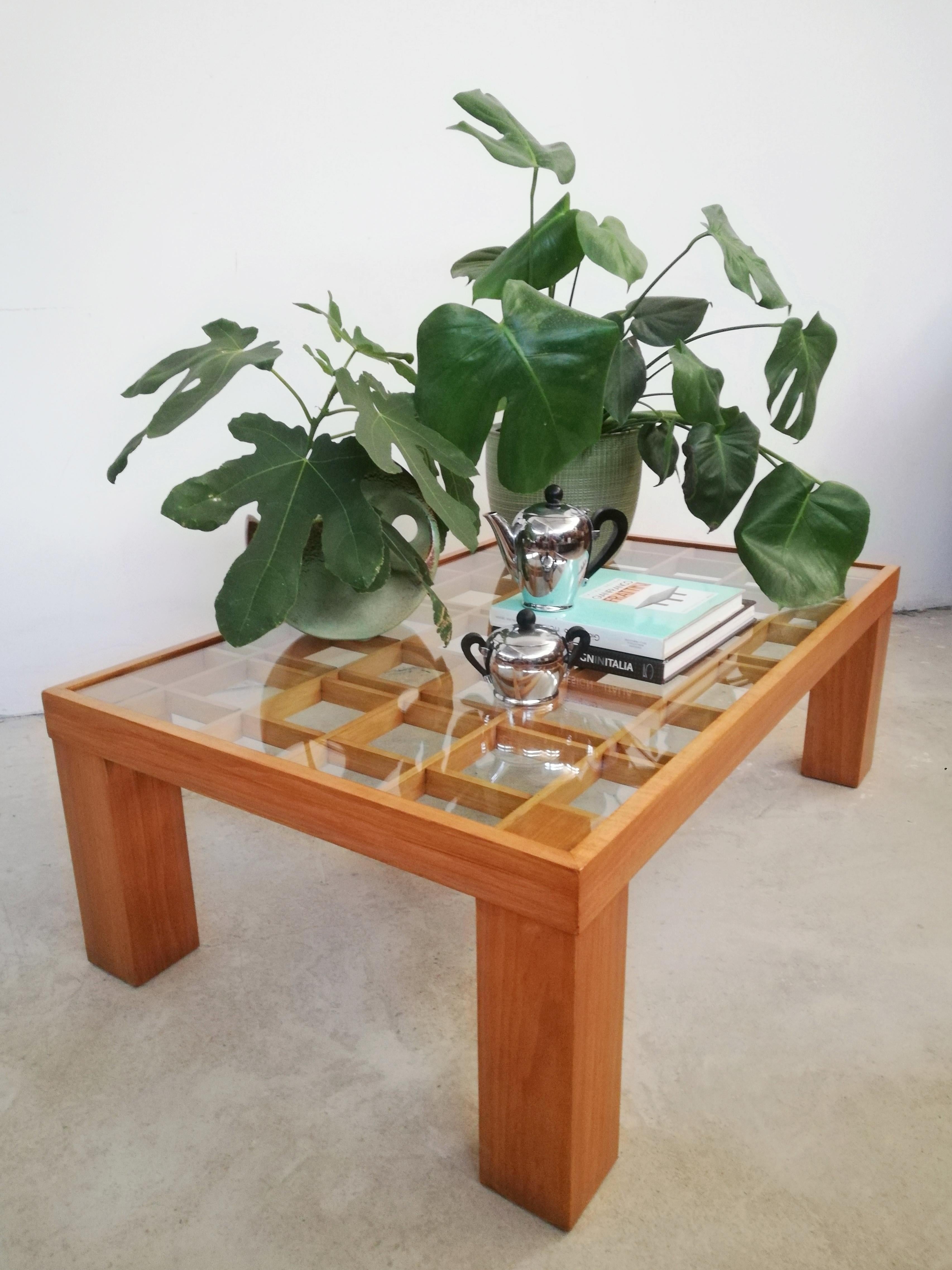 20th Century Midcentury Italian Coffee Table in the Style of Gianfranco Frattini For Sale