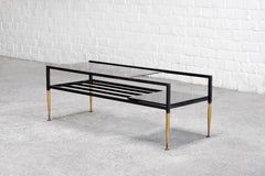 Table basse italienne du milieu du siècle en métal et laiton, années 1960