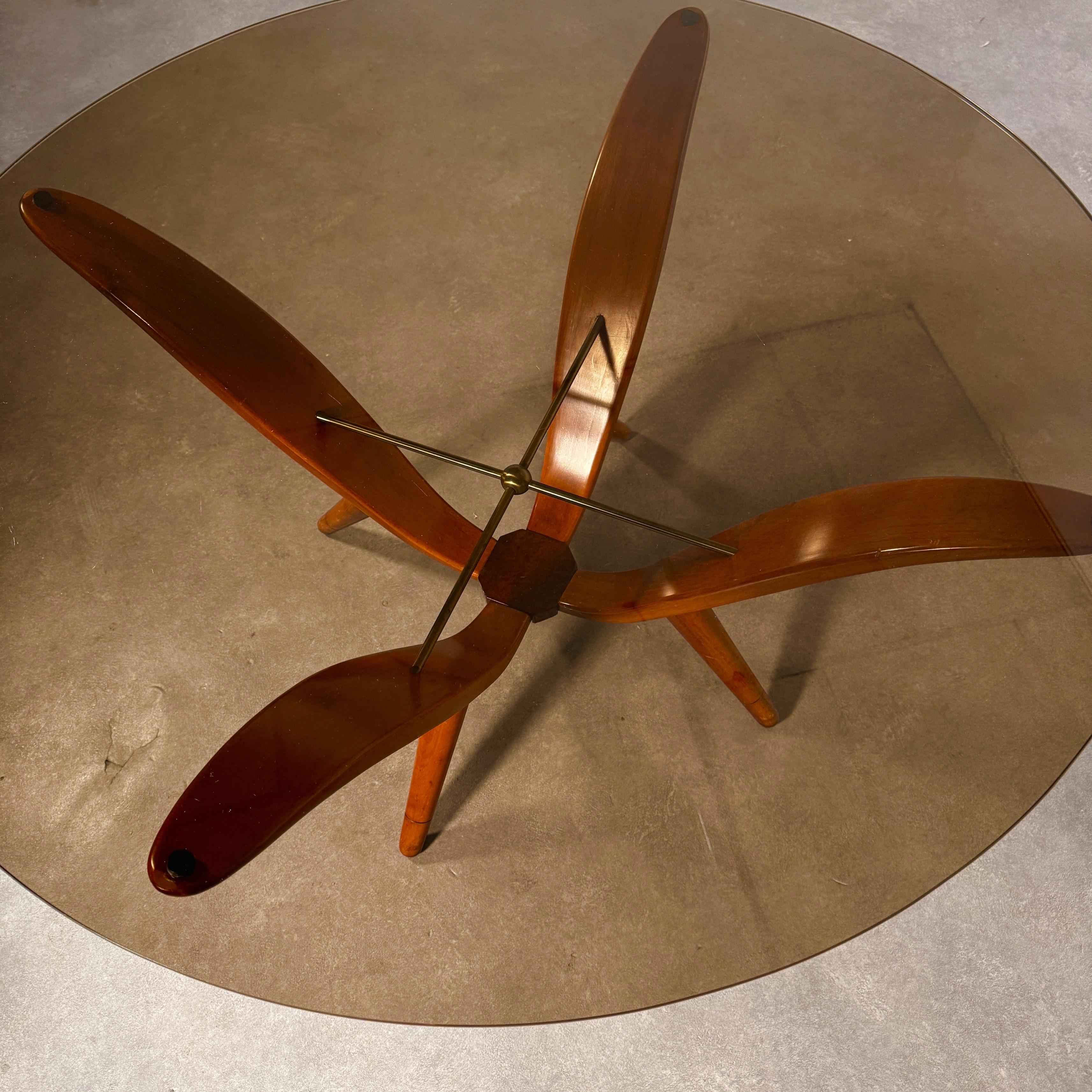 Mesa de centro italiana de mediados de siglo con detalles de latón, attr, Gio Ponti, años 60 en venta 1
