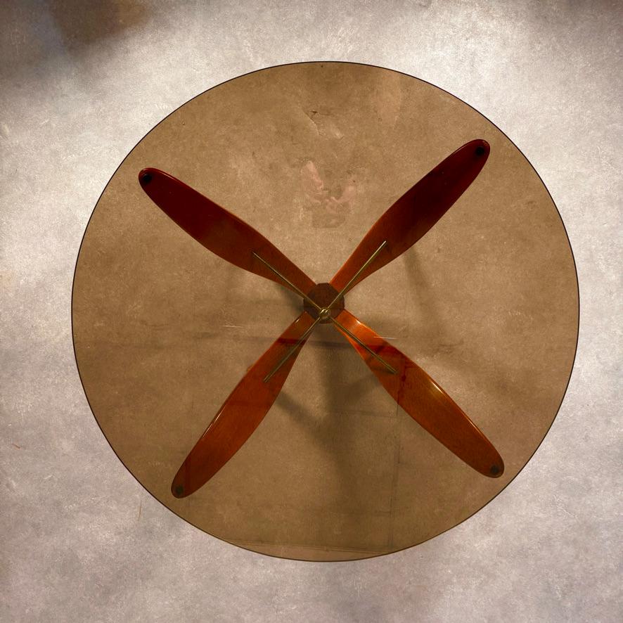 Mesa de centro italiana de mediados de siglo con detalles de latón, attr, Gio Ponti, años 60 en venta 2