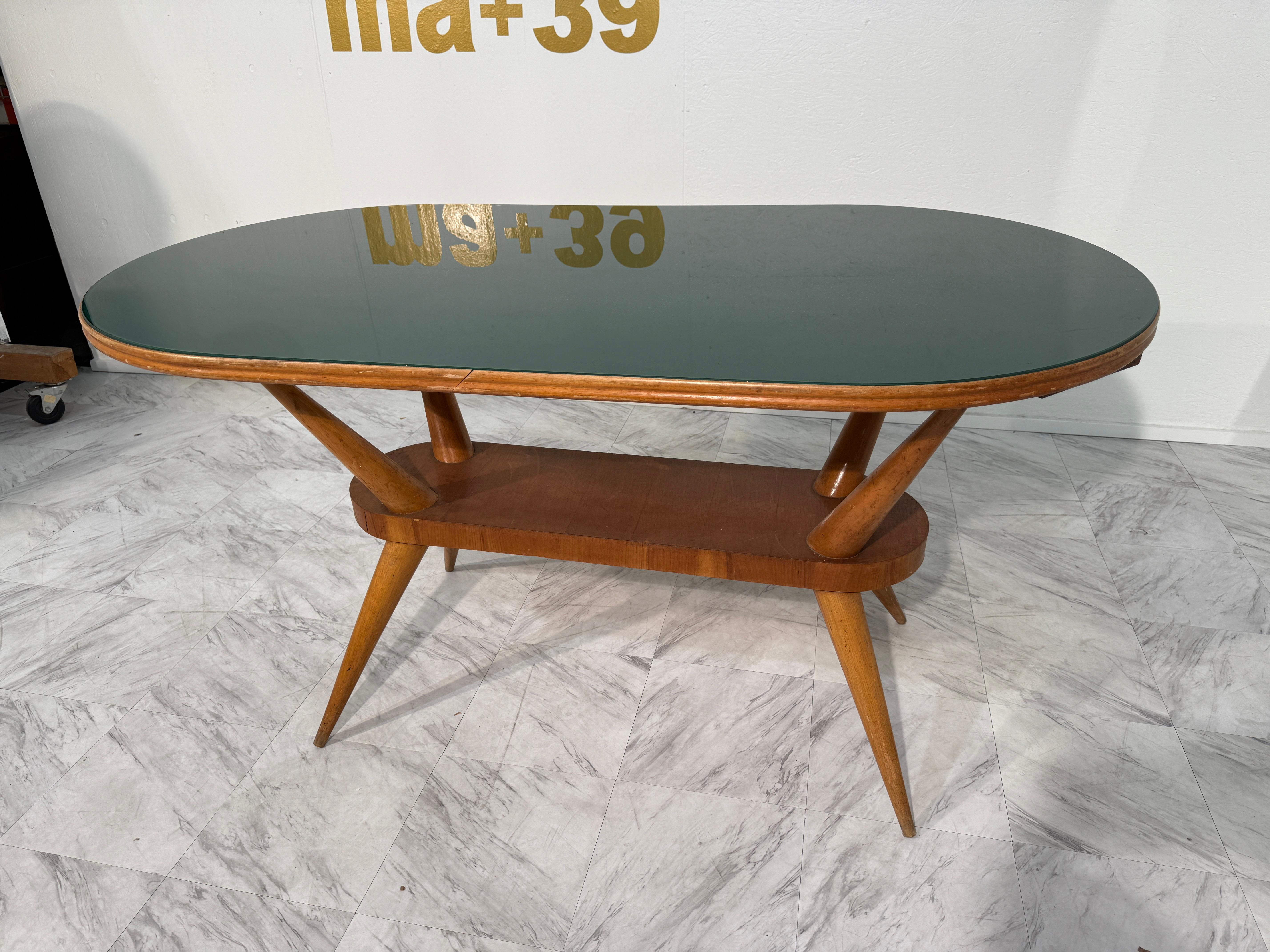 Mid-Century moderno Tavolino da caffè italiano di metà secolo con piano in vetro verde, anni '50 in vendita