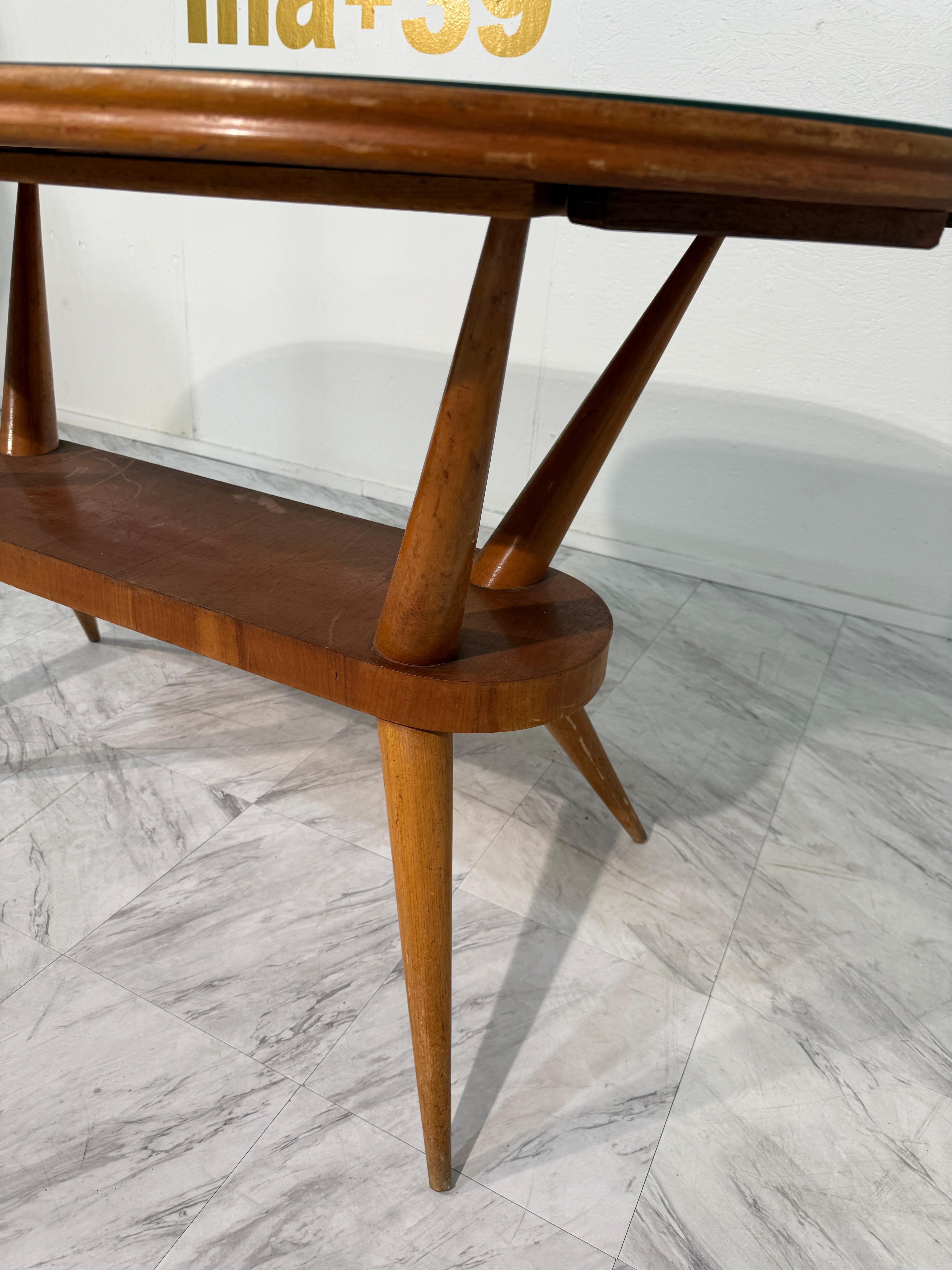 Italiano Tavolino da caffè italiano di metà secolo con piano in vetro verde, anni '50 in vendita