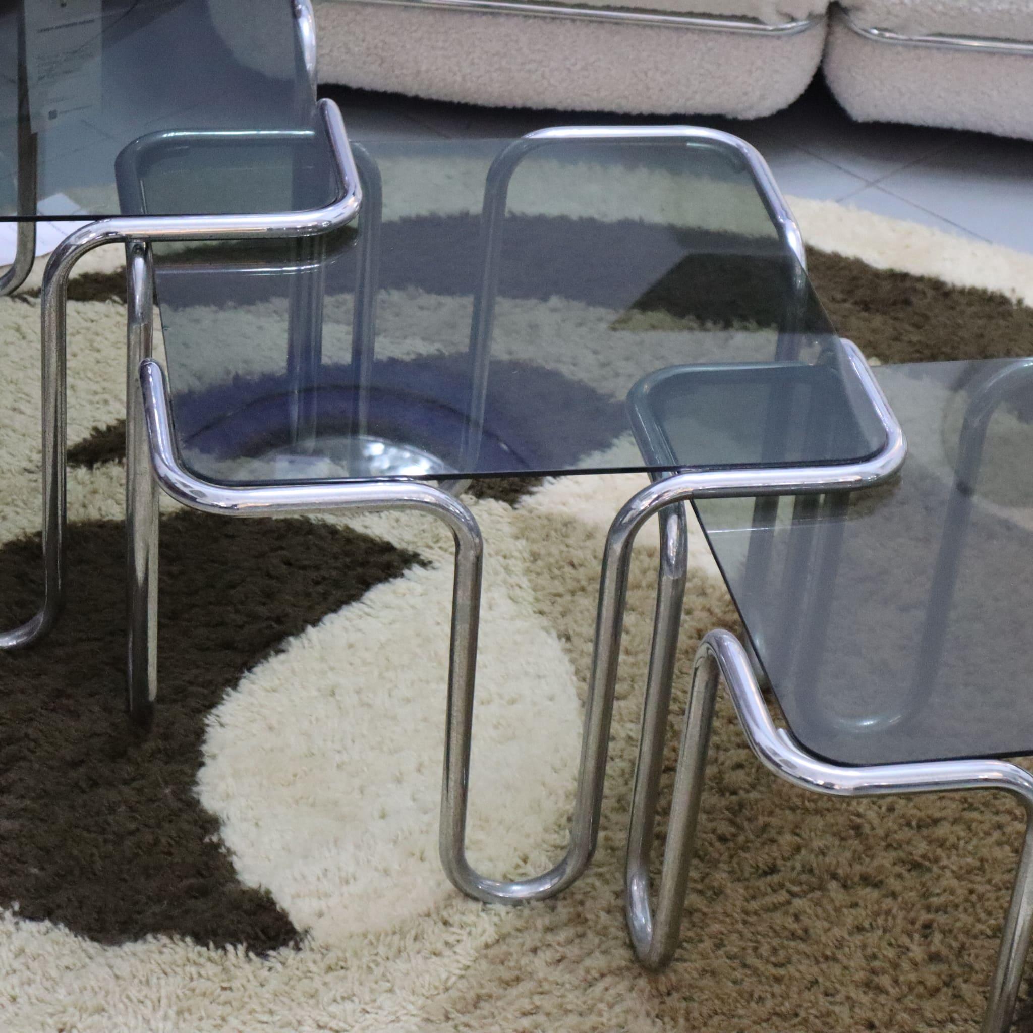 Lot de 3 tables basses italiennes du milieu du siècle dernier en verre fumé et métal chromé Bon état - En vente à Nicolosi, IT