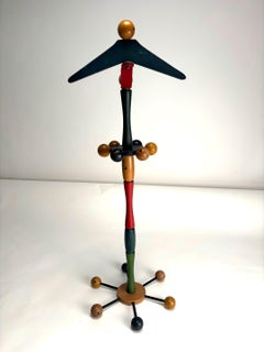 Perchero infantil italiano de madera coloreada de mediados de siglo, Reguitti, años 50