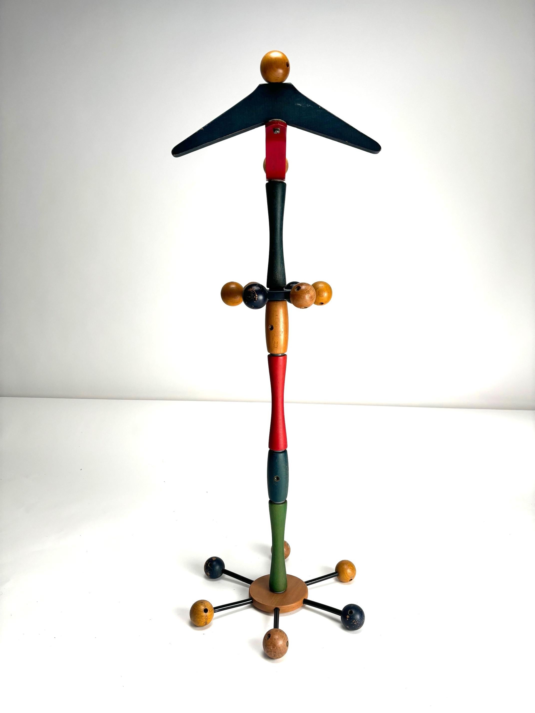 Mid-Century Italian Colored Wooden Children's Coat Rack, Reguitti, 1950s For Sale 3