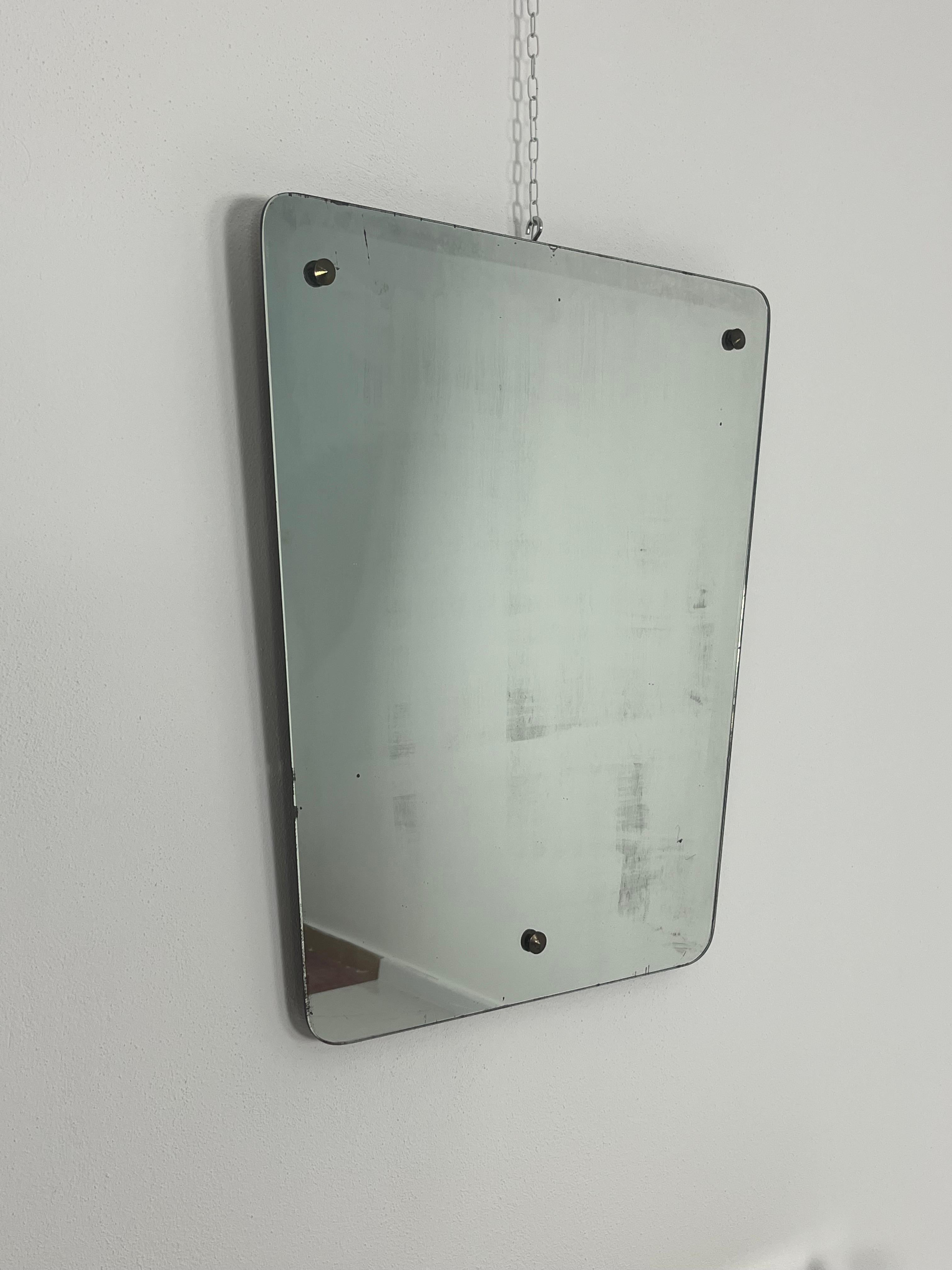 Italienische Konsole und Spiegel aus der Mitte des Jahrhunderts, 1950er Jahre
Intakt und in gutem Zustand. Leichte Restaurierung erforderlich.
Glasplatte.
Die Konsole ist 81 cm breit, 22 cm tief und 87 cm hoch.
Der Spiegel ist 60 cm hoch und 53 cm