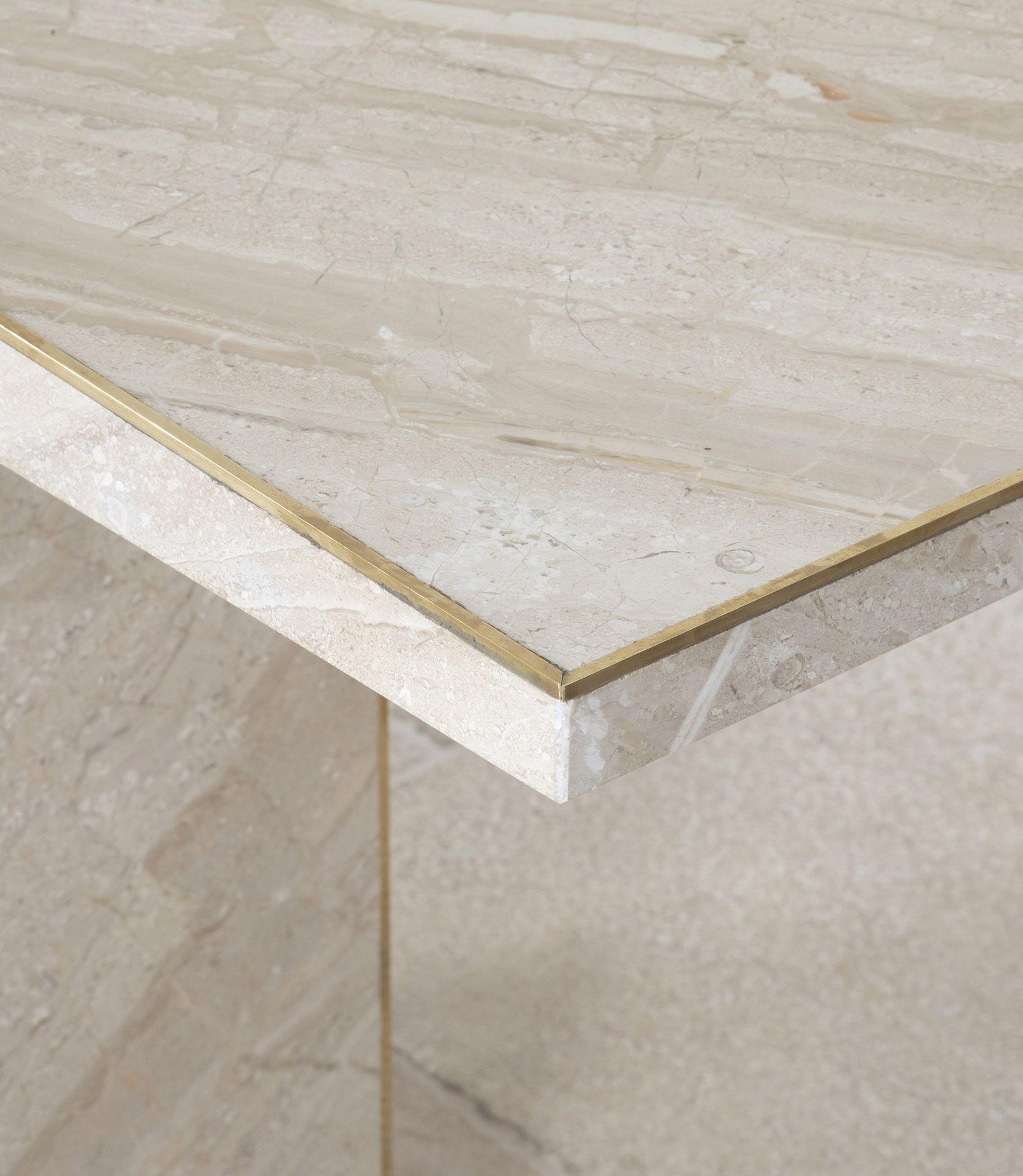 Mid-Century Italian Console Table in White Marble For Sale 1