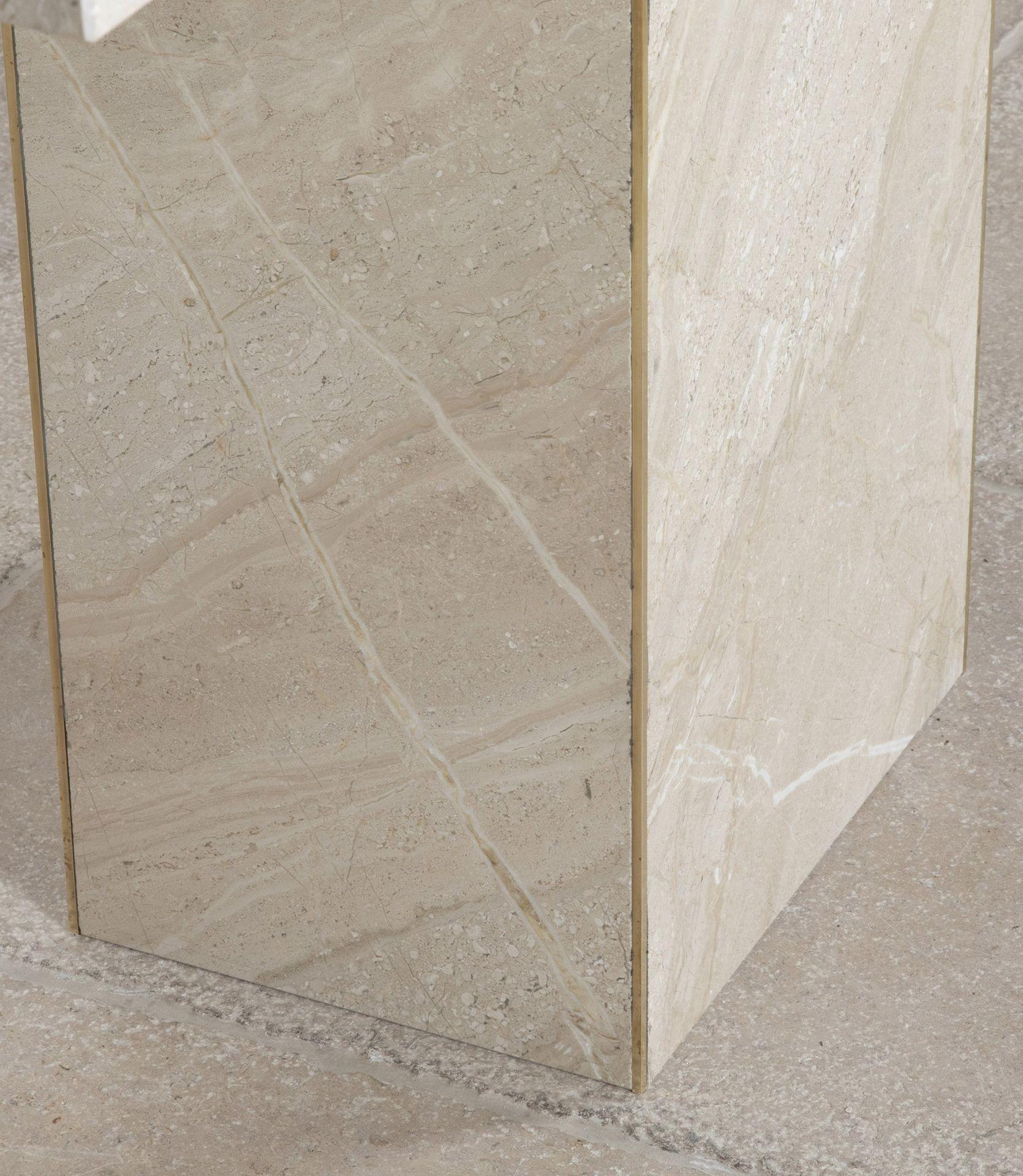 Mid-Century Italian Console Table in White Marble For Sale 4