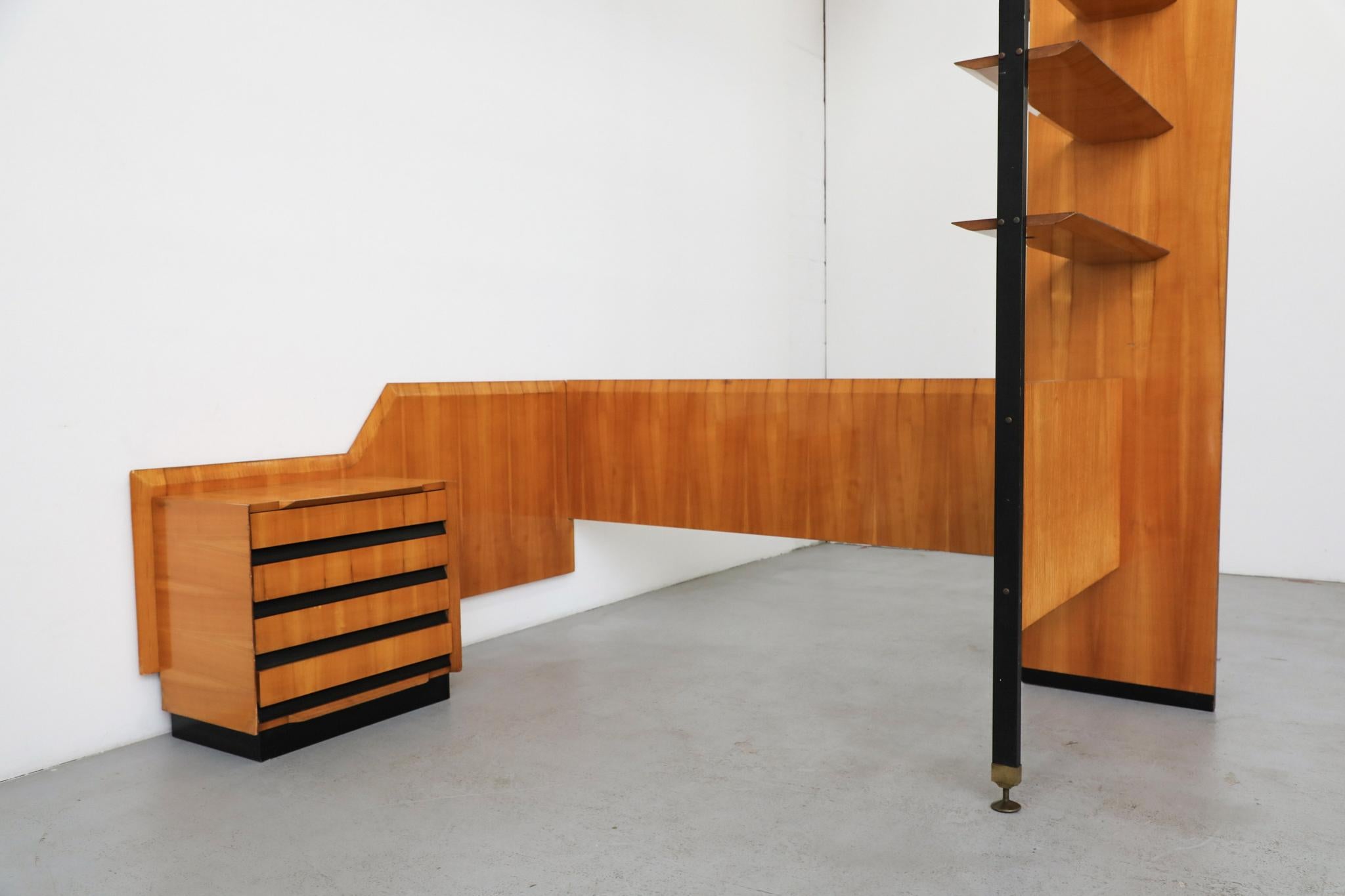 Mid-Century Italian Corner Shelving Unit & Cabinet in Gio Ponti Style For Sale 9