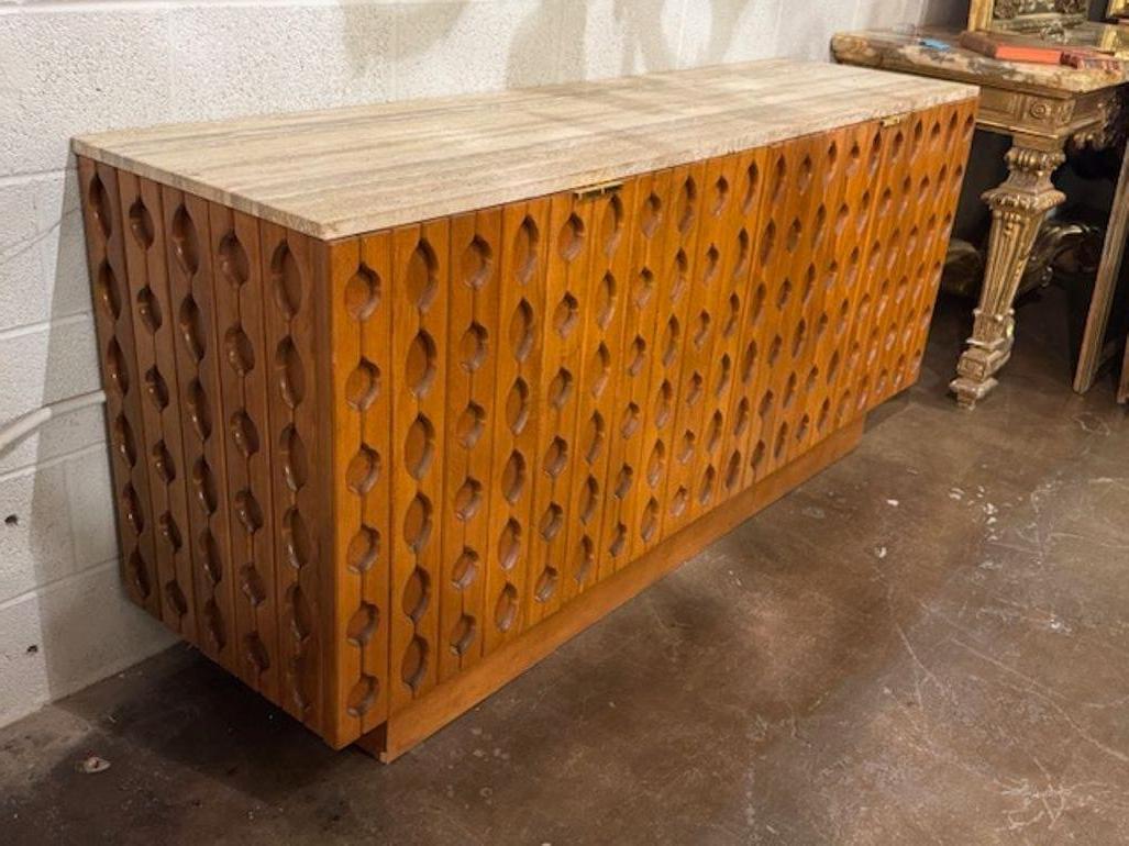 Credenza italiana di metà secolo con piano in travertino In condizioni buone in vendita a Dallas, TX
