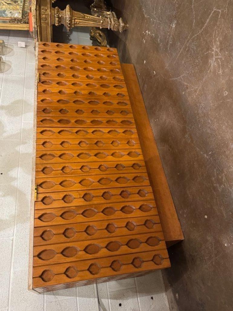 Travertino Credenza italiana di metà secolo con piano in travertino in vendita