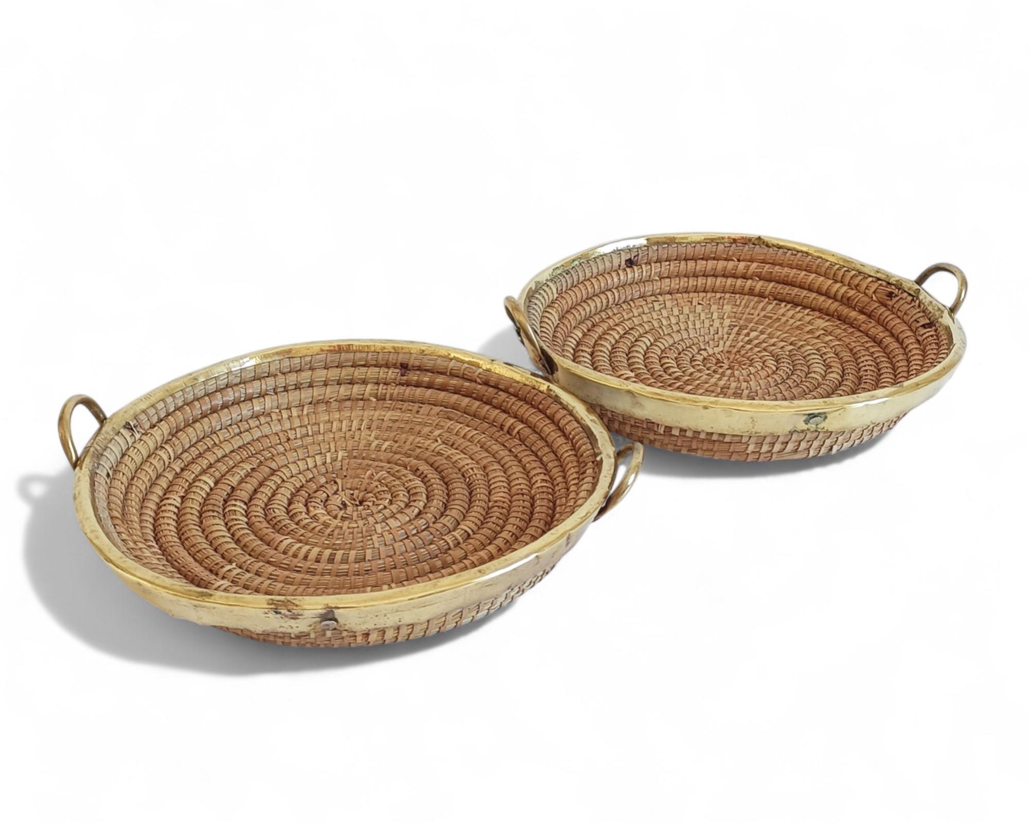 Cestas/centros de mesa de ratán y latón estilo Crespi italiano de mediados de siglo, años 70 en venta 4