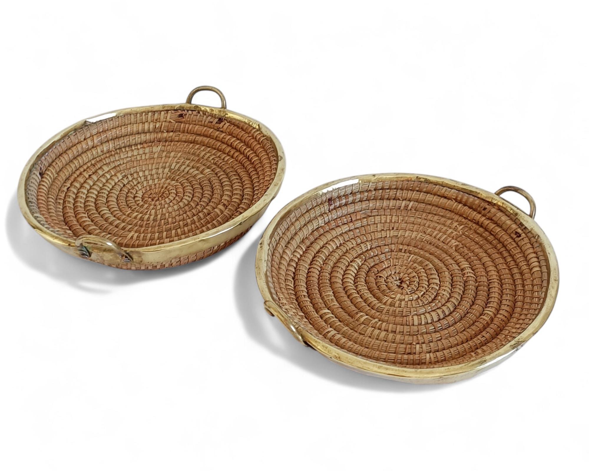 Cestas/centros de mesa de ratán y latón estilo Crespi italiano de mediados de siglo, años 70 en venta 5