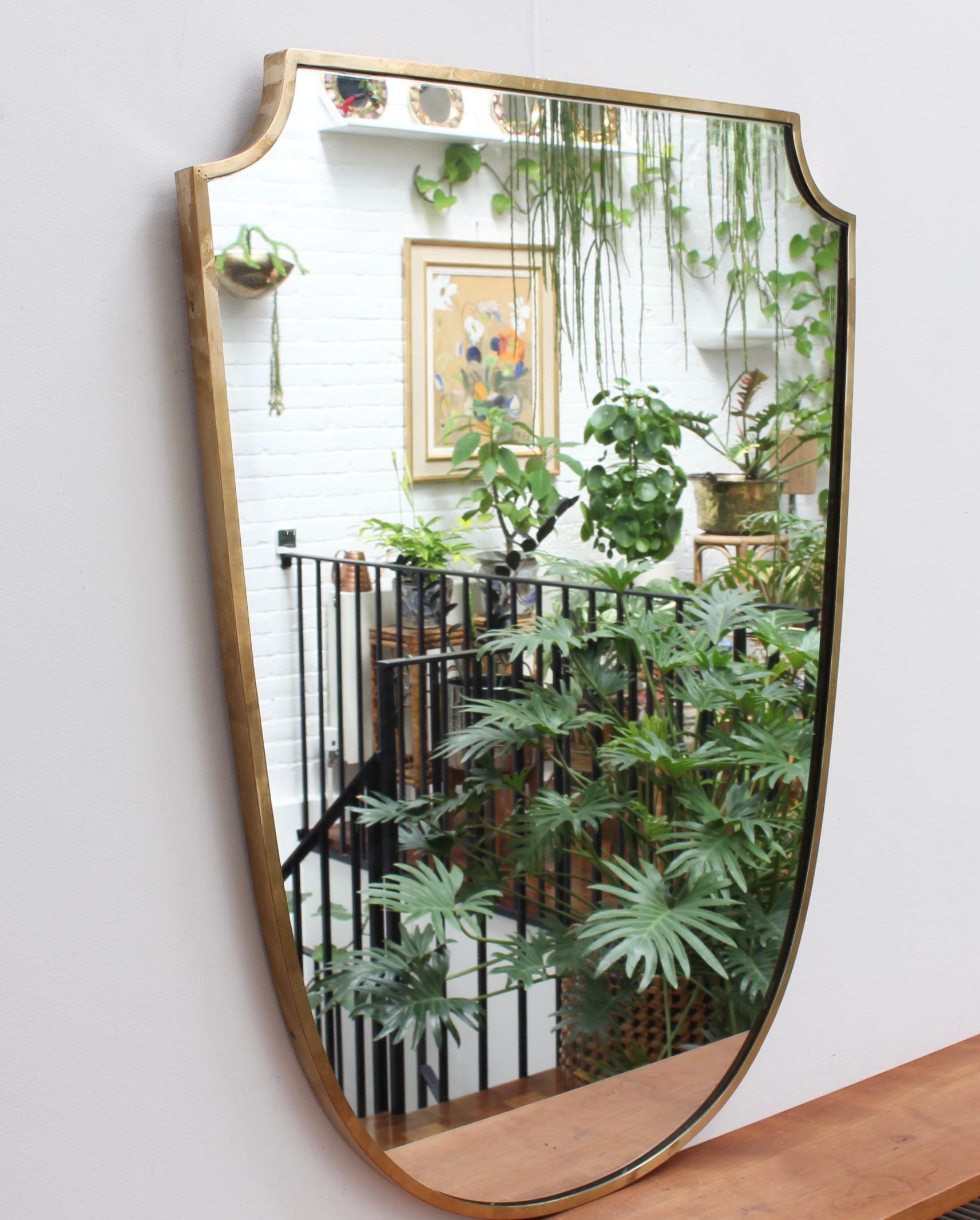 Mid-Century Modern Midcentury Italian Crest-Shaped Wall Mirror with Brass Frame, 1950s, Large