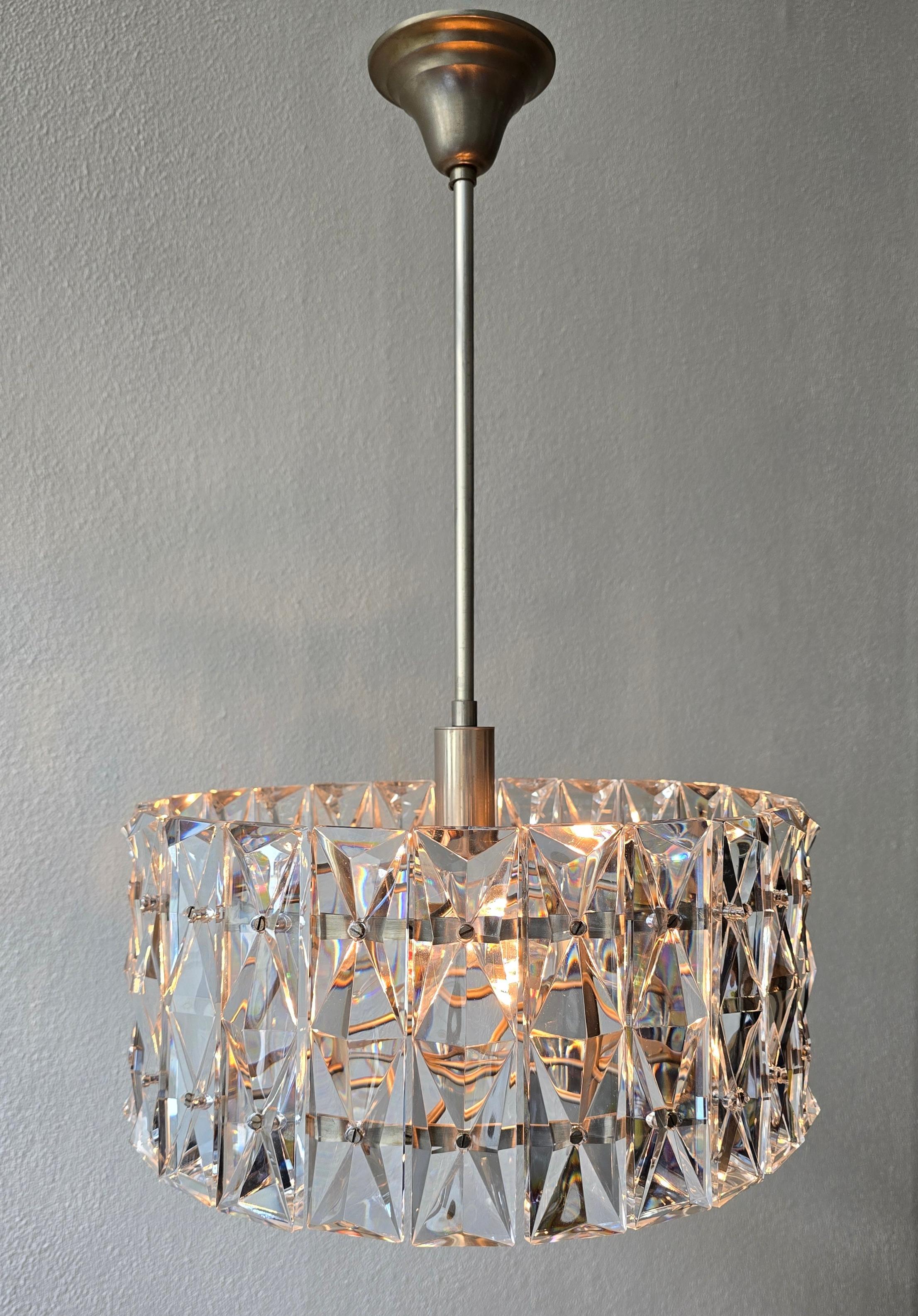 Lámpara colgante de cristal italiano de mediados de siglo con estructura de níquel, años 60 Cristal en venta