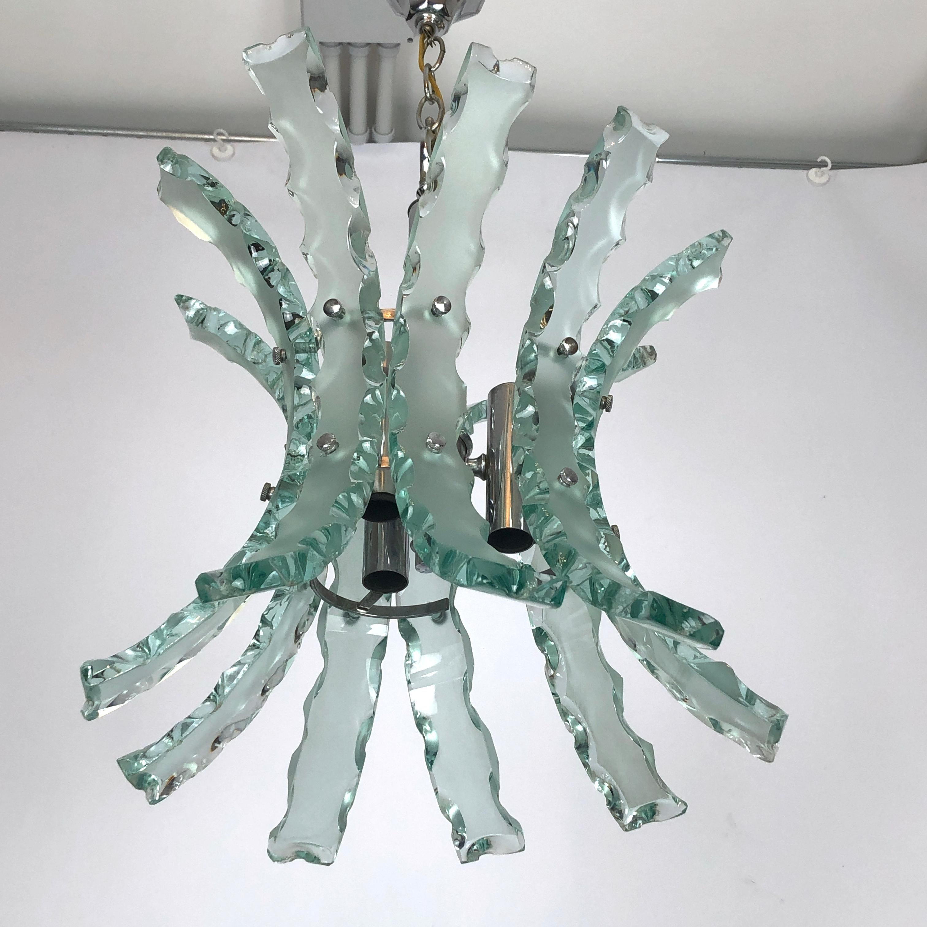 Mid-Century Italian Cut Glass Chandelier by Zero Quattro In Good Condition For Sale In Catania, CT