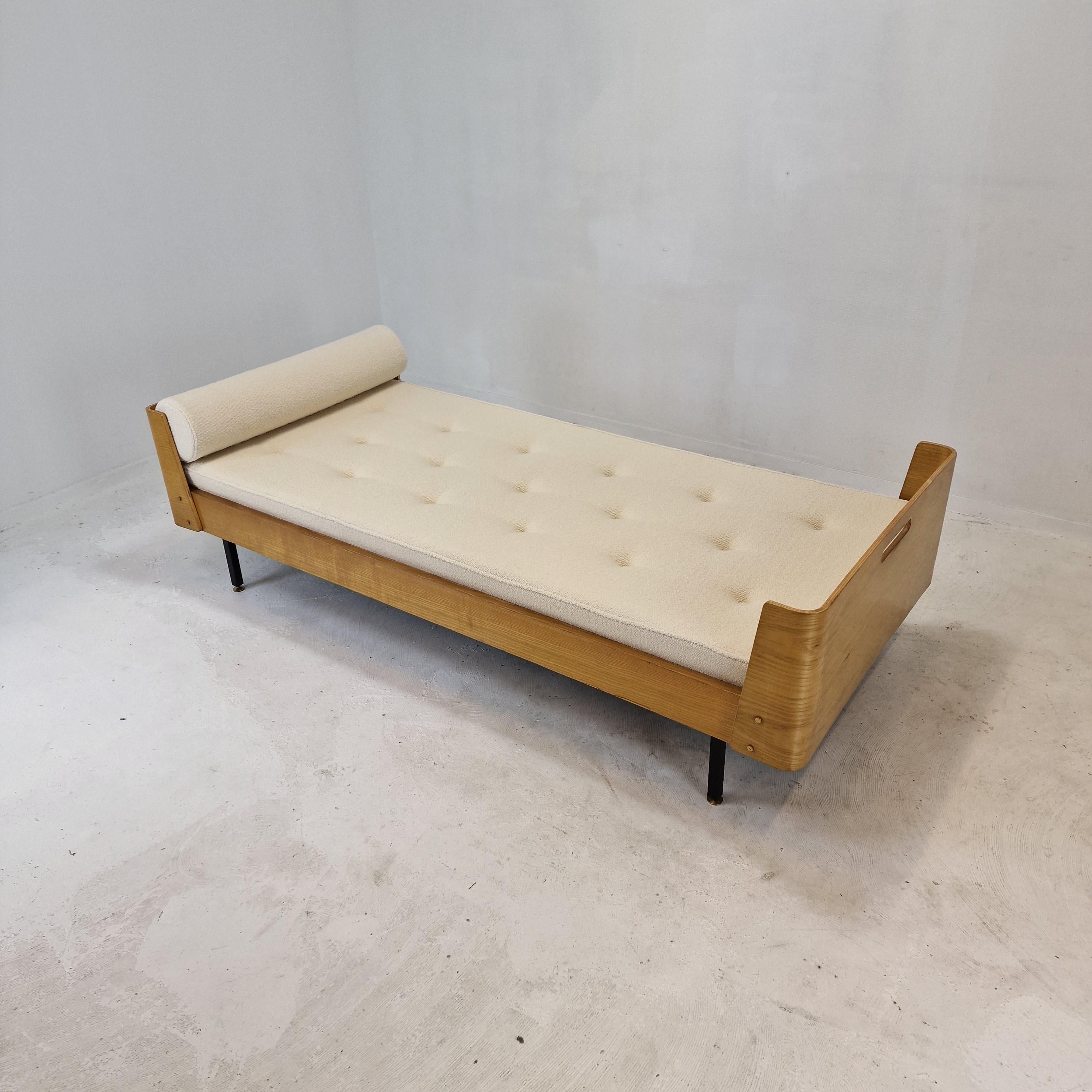 Mid-20th Century Mid Century Italian Daybed by Gastone Rinaldi for Rima, 1950s For Sale