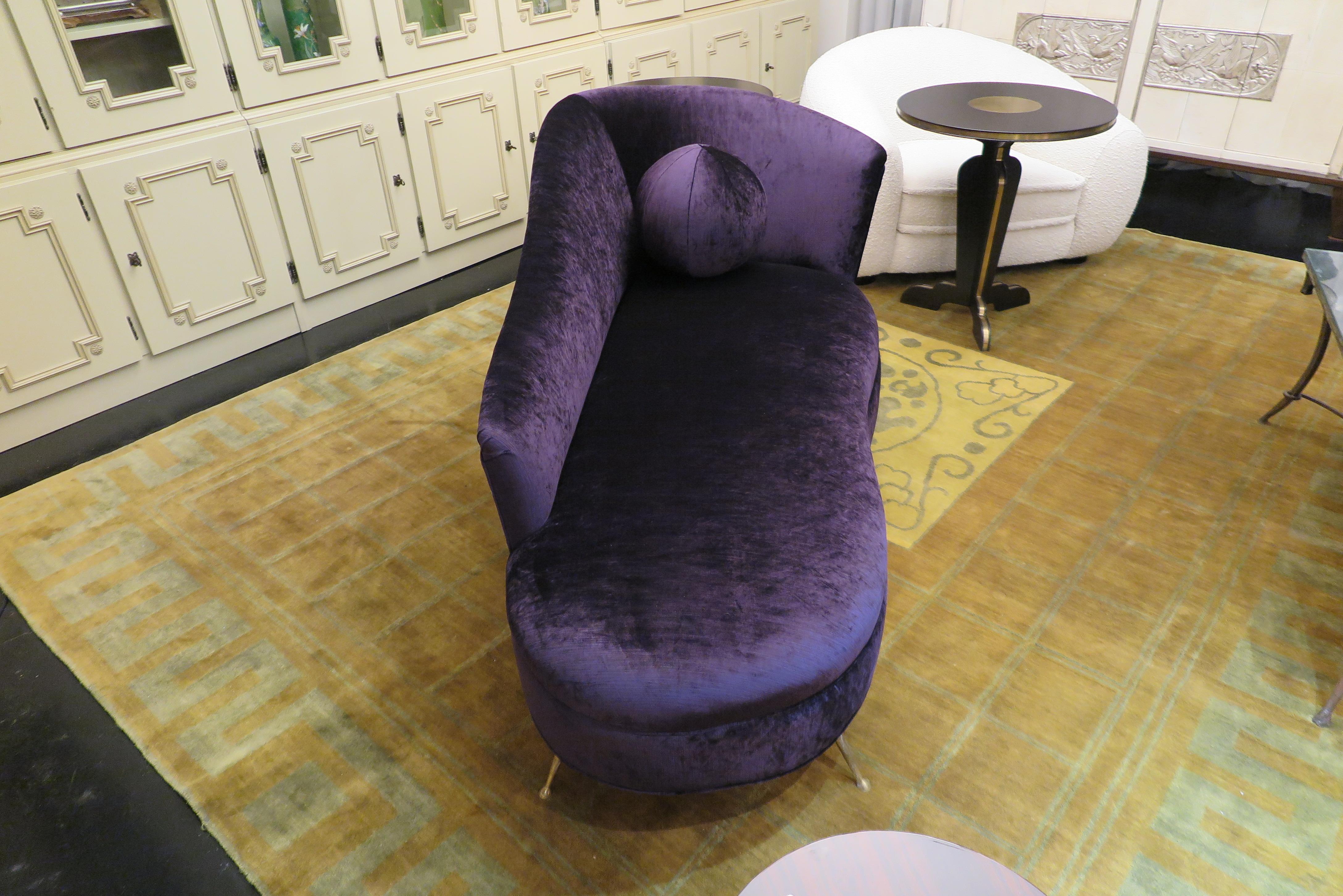 Mid-Century Modern Mid-Century Italian Daybed Newly Reupholstered in Purple Velvet For Sale