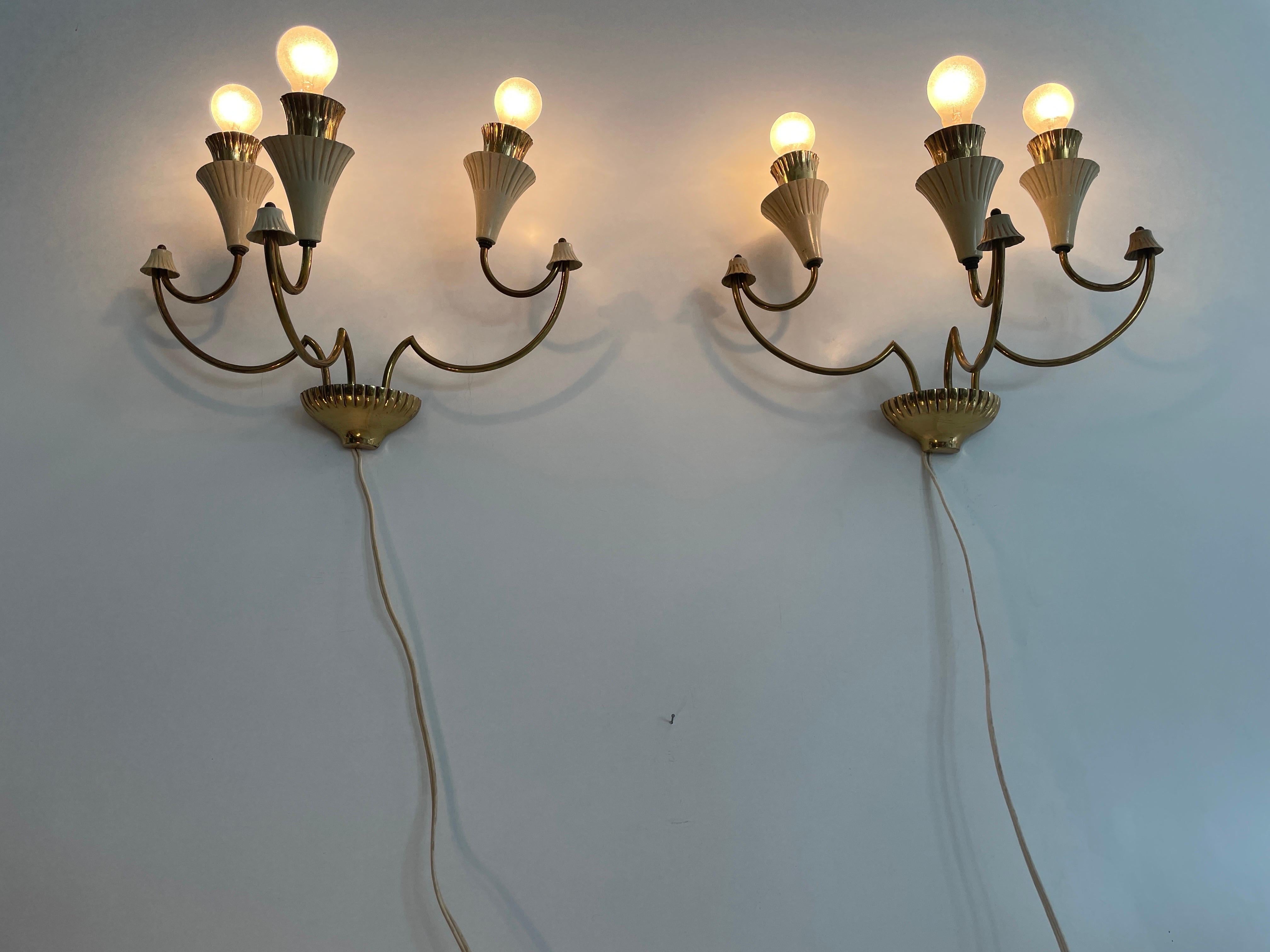 Pareja de candelabros Sputnik de 3 brazos de diseño italiano de mediados de siglo, años 50, Italia en venta 3