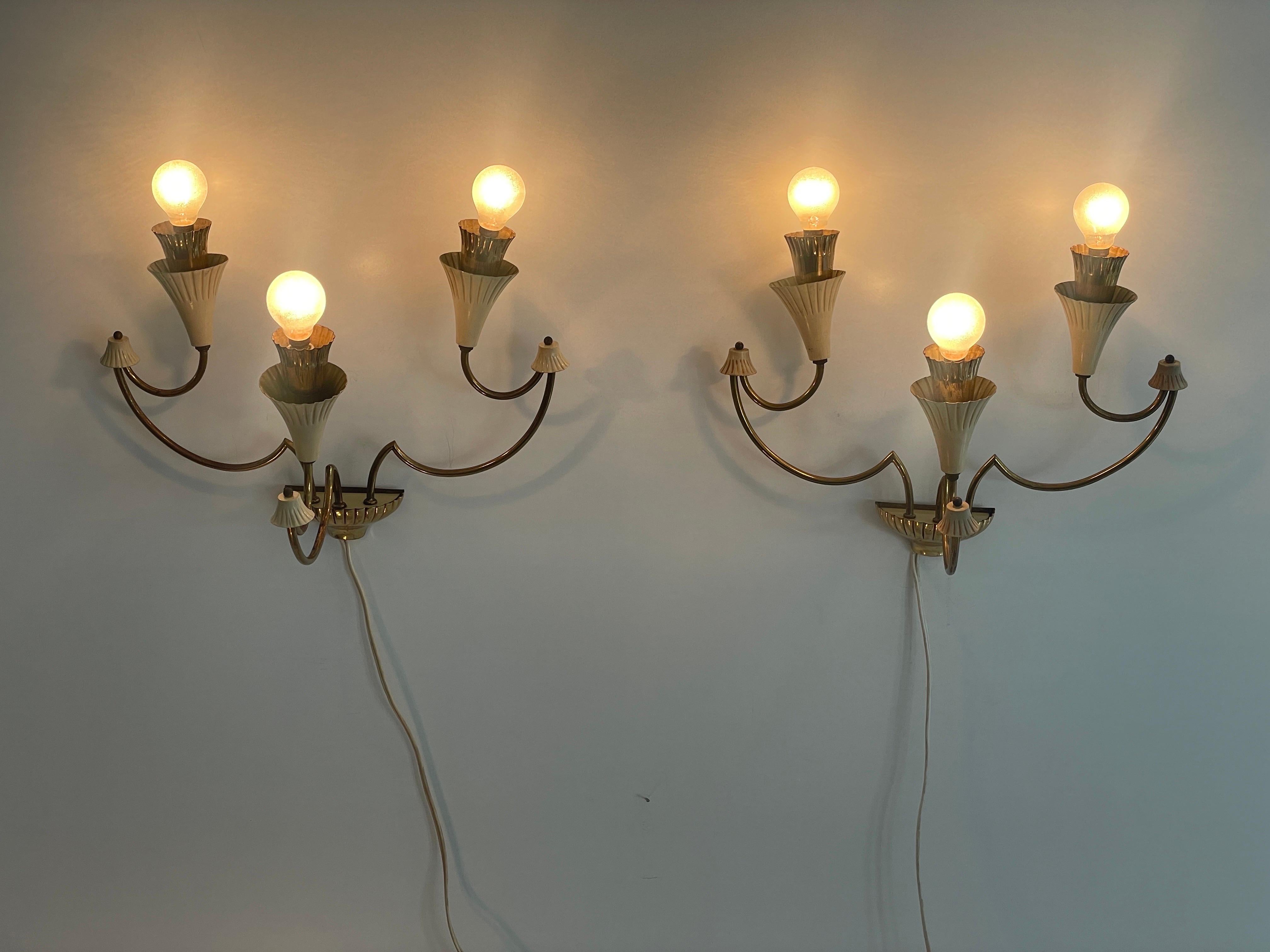 Pareja de candelabros Sputnik de 3 brazos de diseño italiano de mediados de siglo, años 50, Italia en venta 7