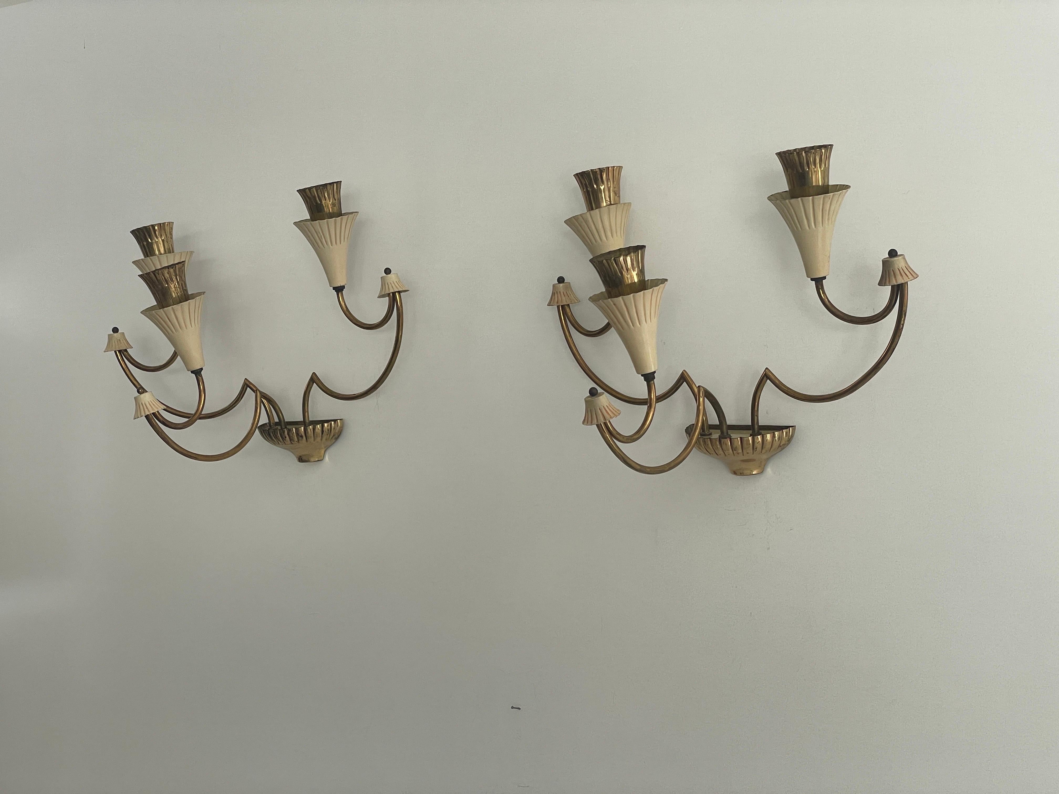 Pareja de candelabros Sputnik de 3 brazos de diseño italiano de mediados de siglo, años 50, Italia Moderno de mediados de siglo en venta