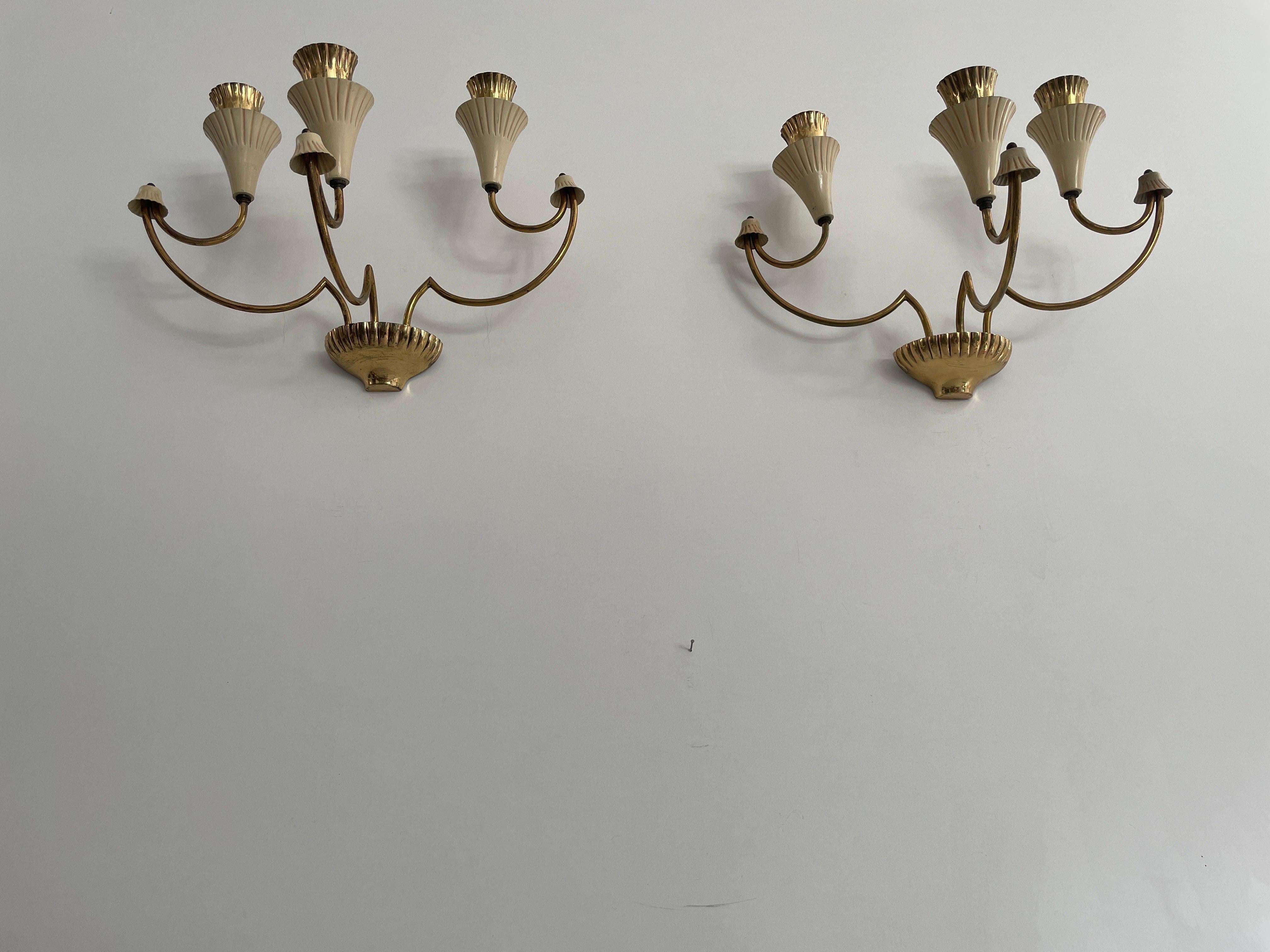 Pareja de candelabros Sputnik de 3 brazos de diseño italiano de mediados de siglo, años 50, Italia en Excelente estado para la venta en Hagenbach, DE
