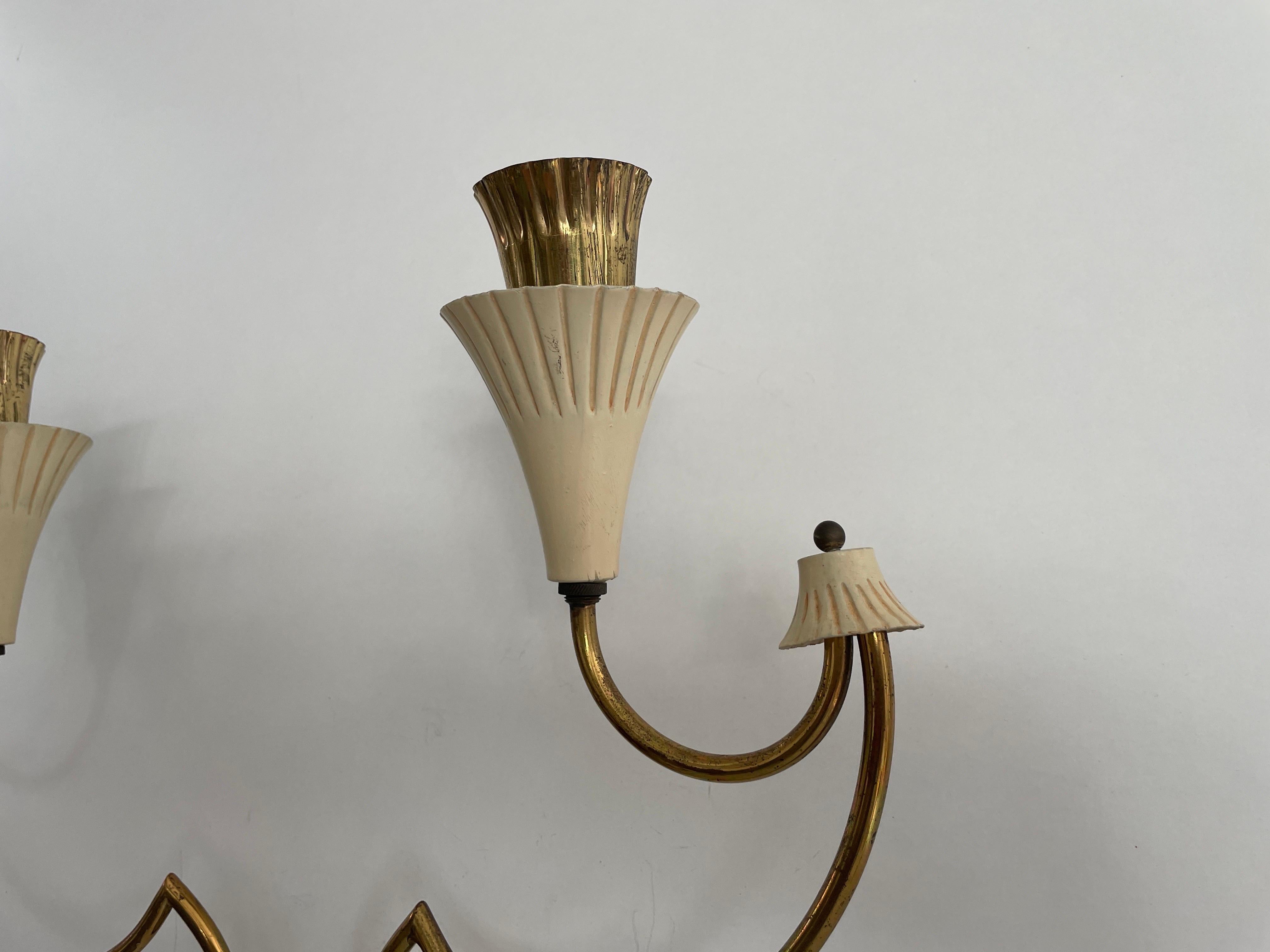 Pareja de candelabros Sputnik de 3 brazos de diseño italiano de mediados de siglo, años 50, Italia mediados del siglo XX en venta