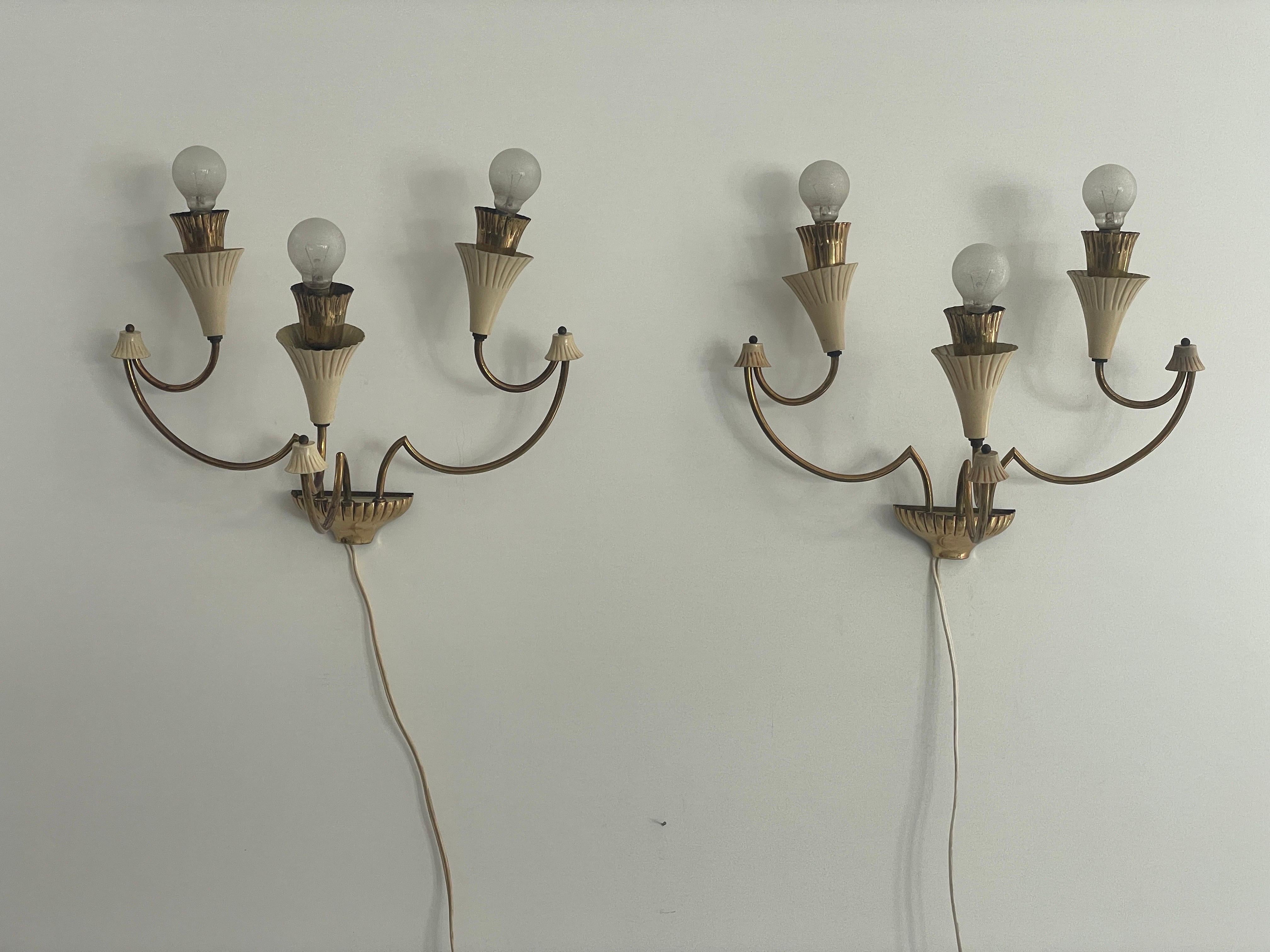 Pareja de candelabros Sputnik de 3 brazos de diseño italiano de mediados de siglo, años 50, Italia en venta 1